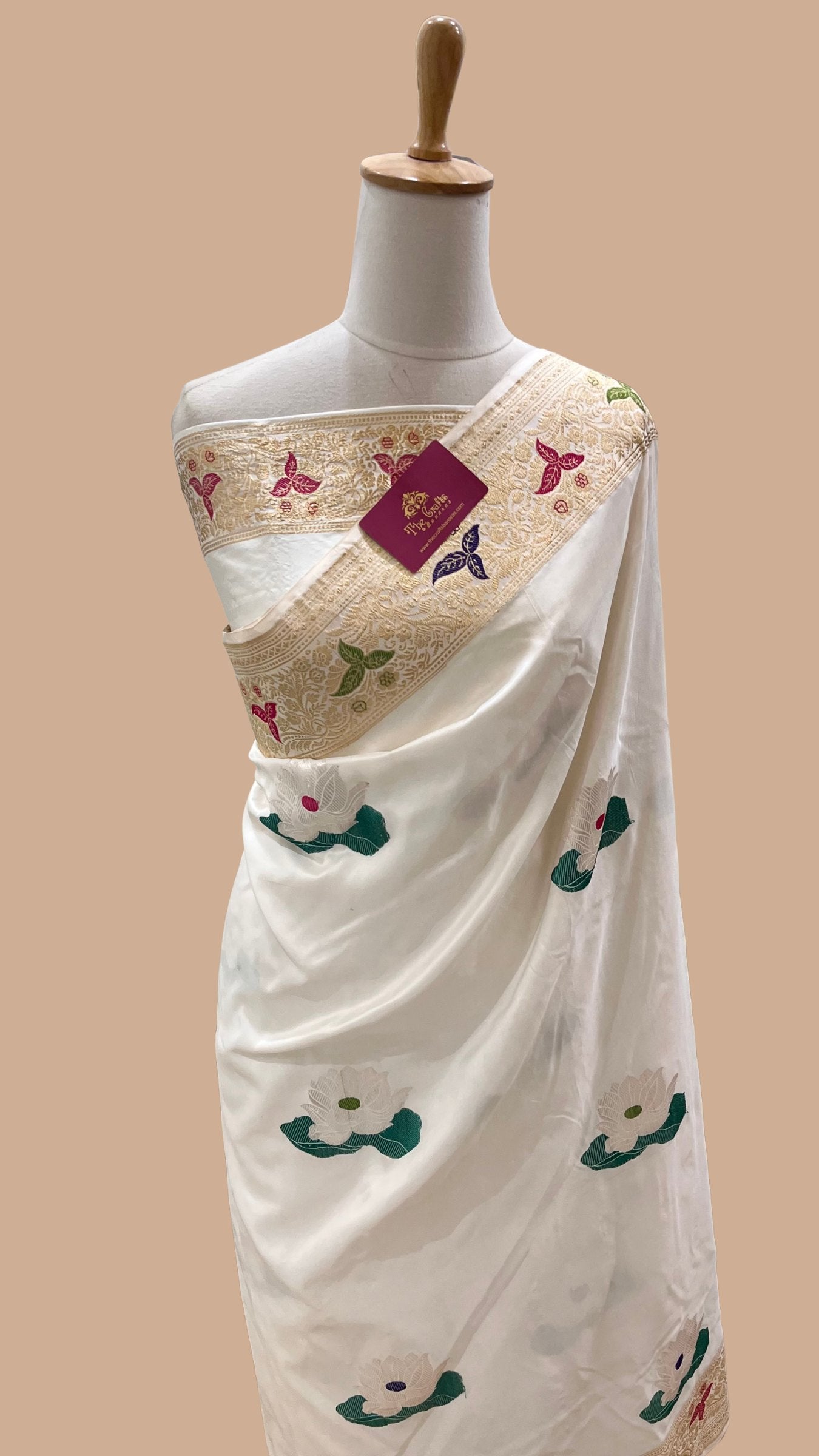 Pure Katan Silk Handloom Banarasi Saree - with kadhua meenakari motifs