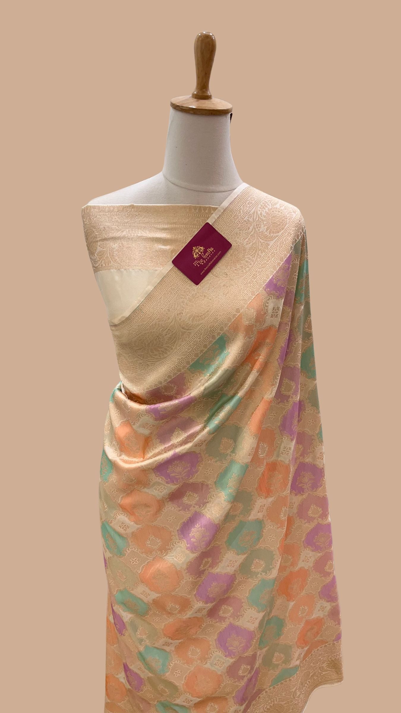 Rangkat Pure Katan Silk Handloom Banarasi Saree - Jaal with meenakari