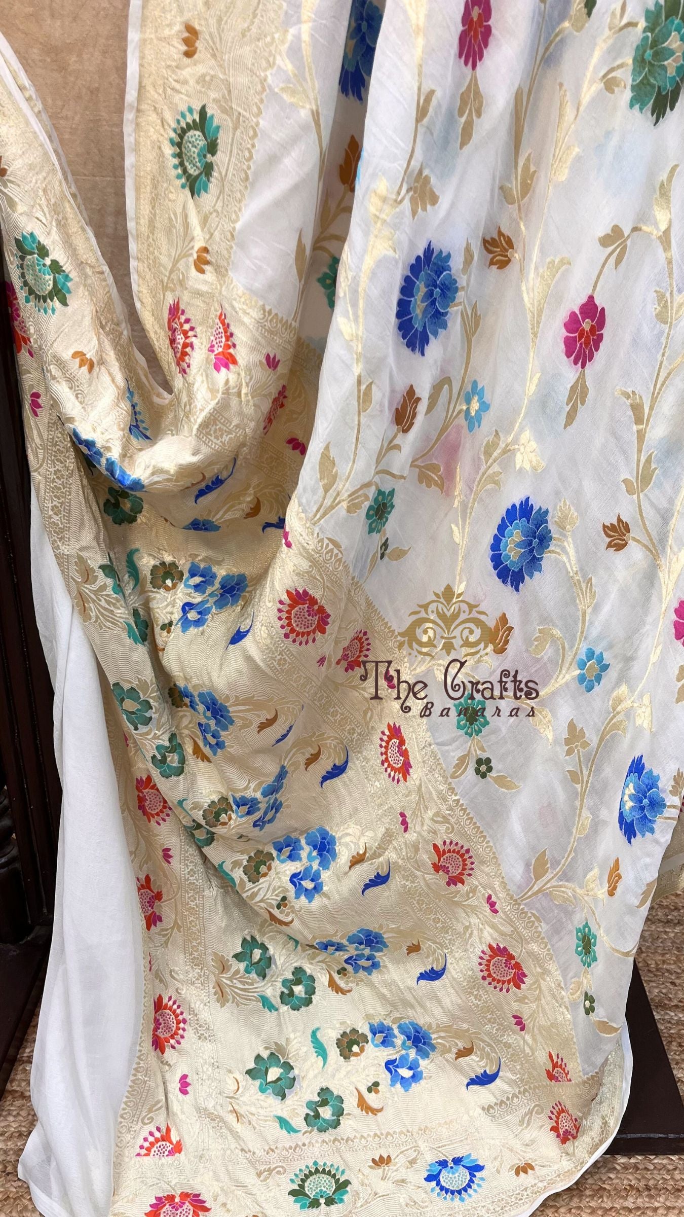 Khaddi Georgette Handloom Banarasi Saree - Jaal with Meenakari