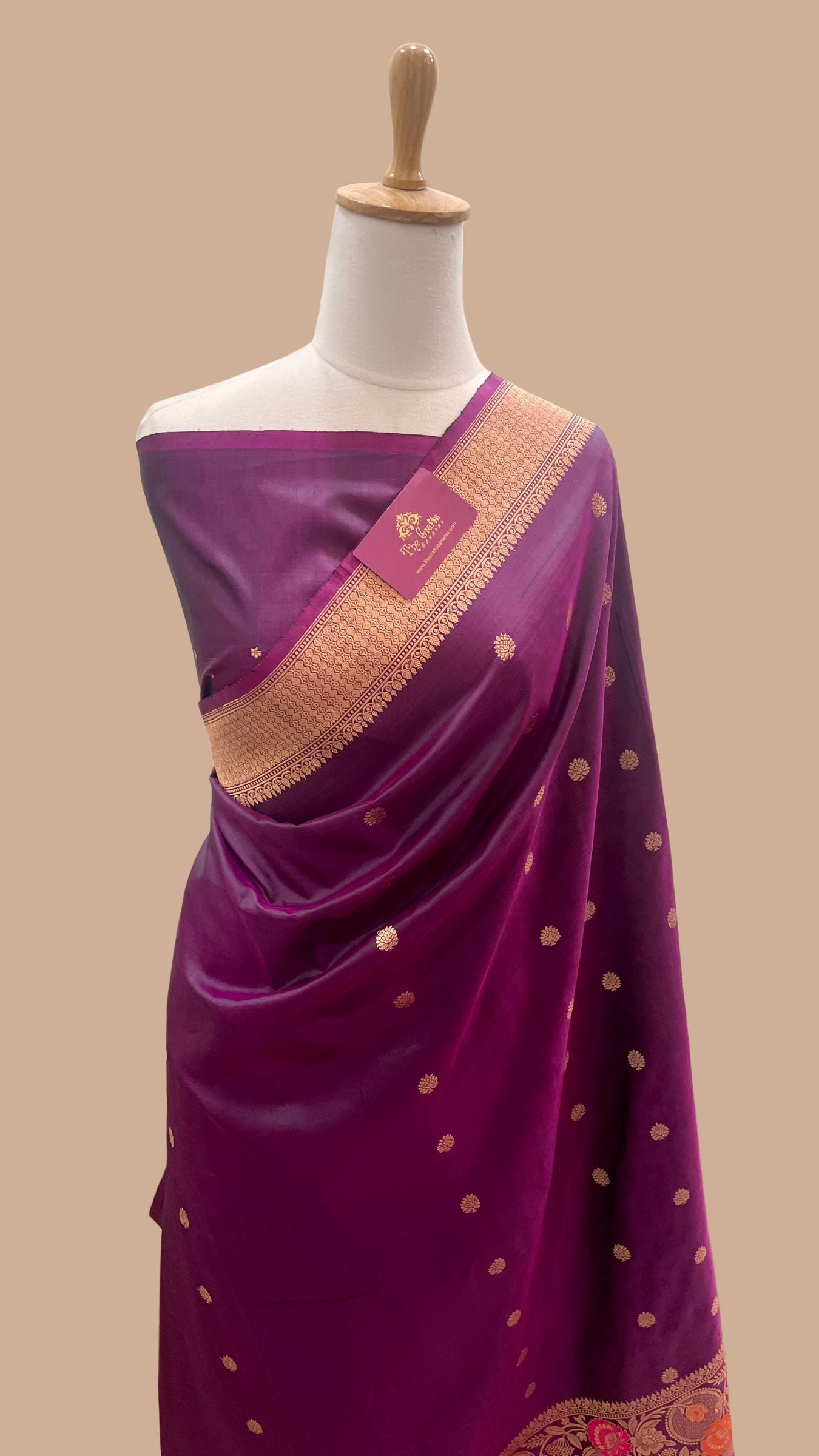Pure Katan Silk Handloom Banarasi Saree - with kadhua motifs