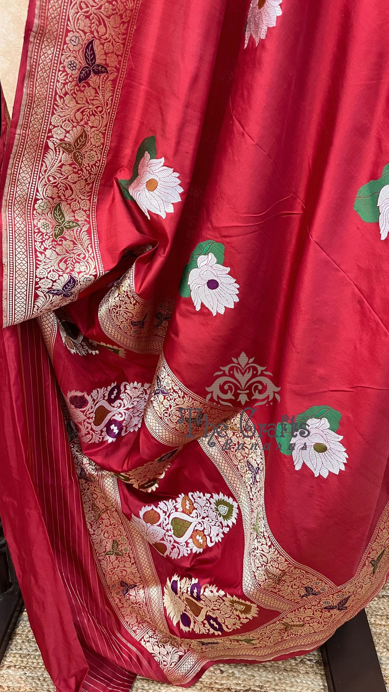 Pure Katan Silk Handloom Banarasi Saree - with kadhua meenakari motifs