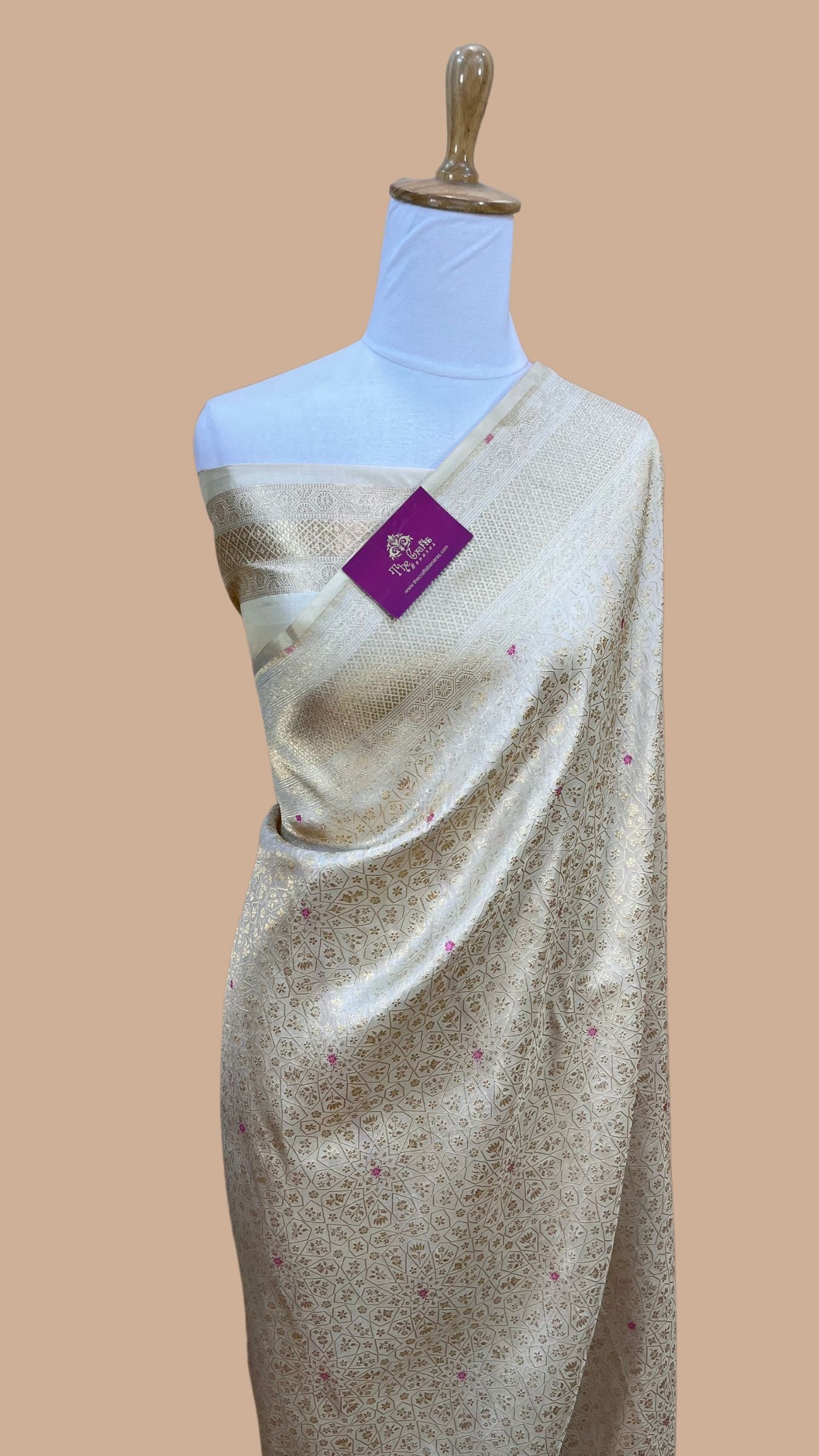 Pure Katan Silk Handloom Banarasi Saree - Tanchui Brocade Meena