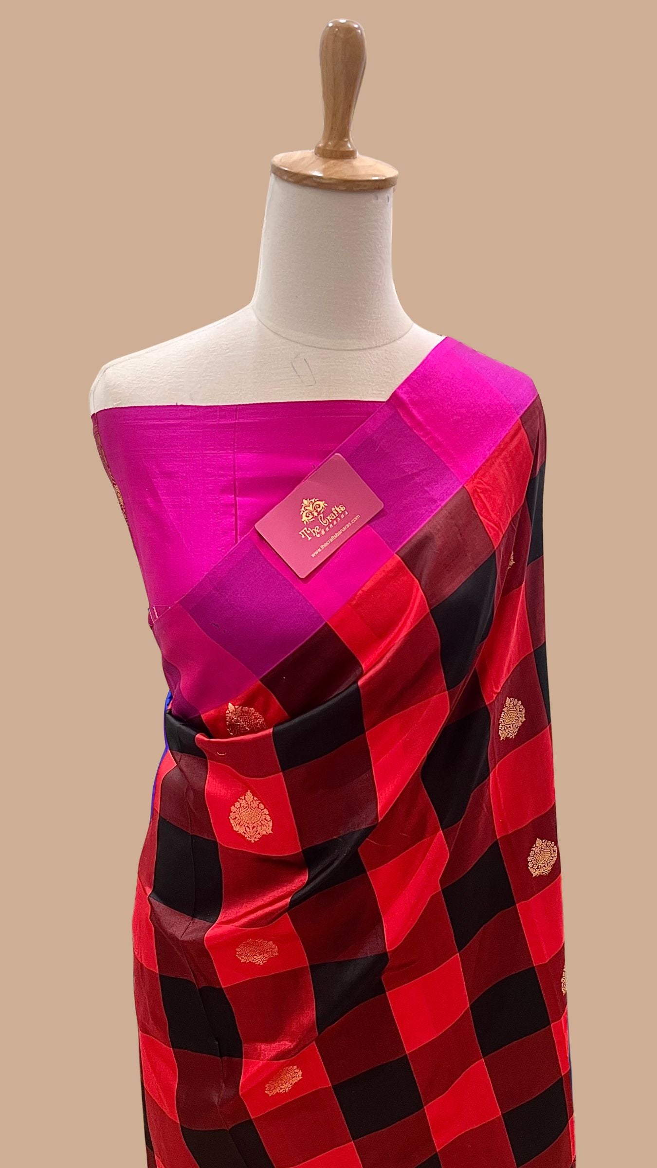 Pure Katan Silk Handloom Banarasi Saree - with kadhua motifs