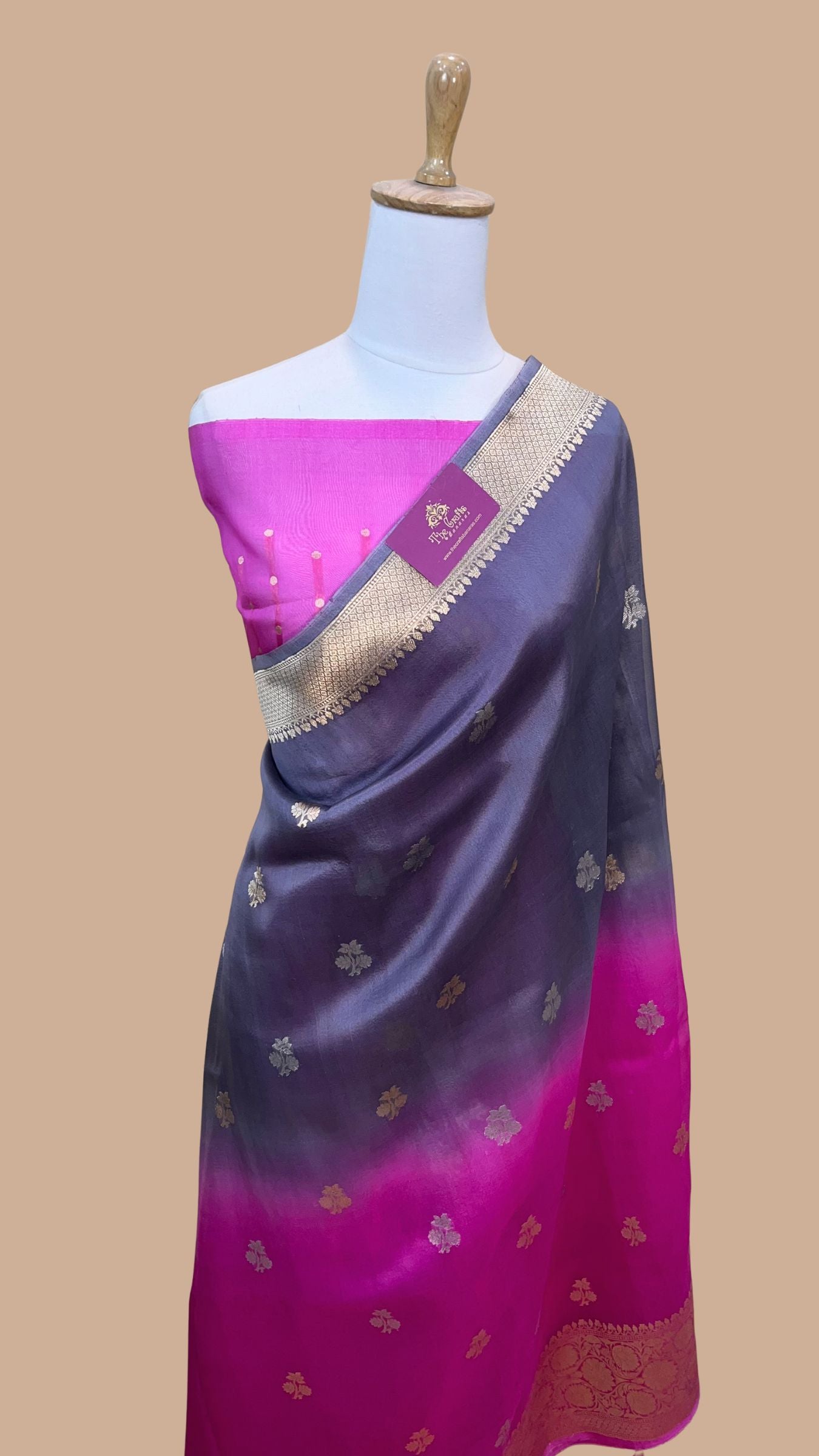 Pure Kora Silk Handloom Banarasi Saree - With Kadhua motifs