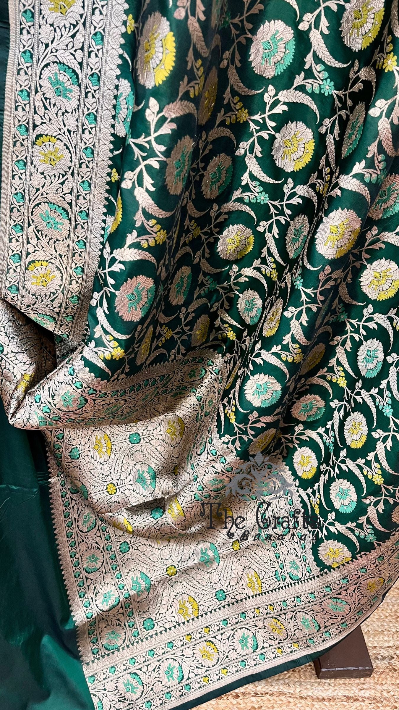 Pure Katan Silk Handloom Banarasi Saree - Jaal Work With Meenakari