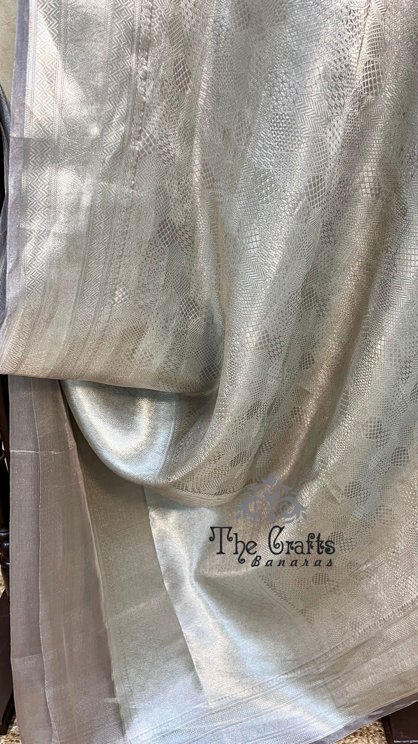 Pure Tissue Brocade Banarasi Saree