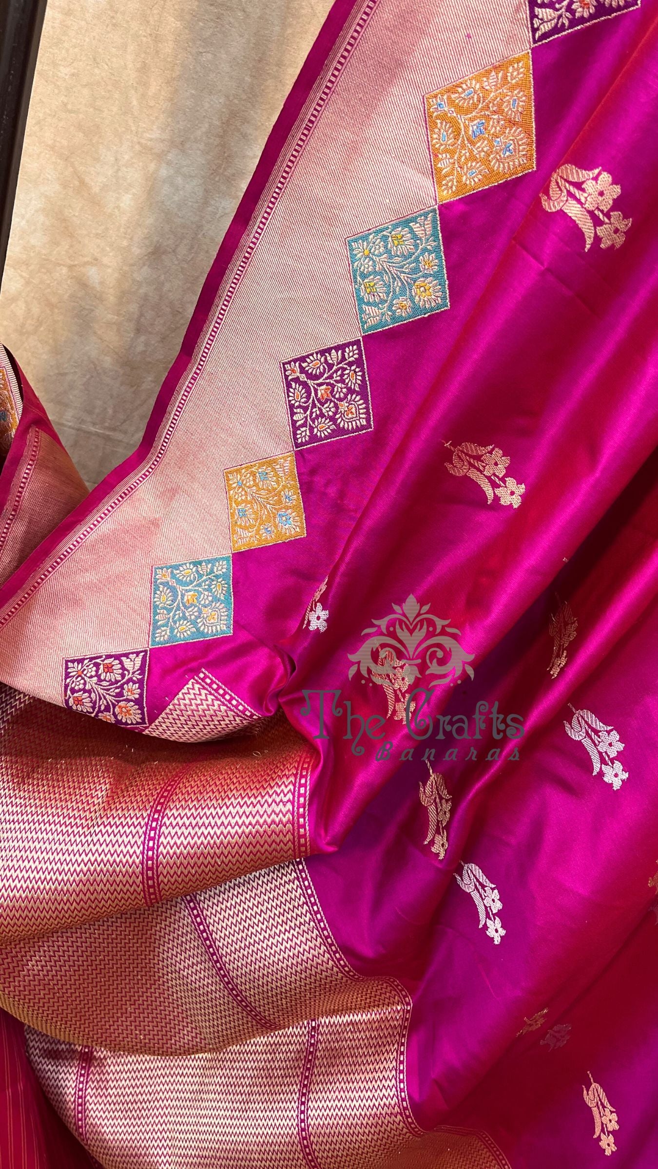 Pure Katan Silk Handloom Banarasi Saree - with sona rupa kadhua motifs