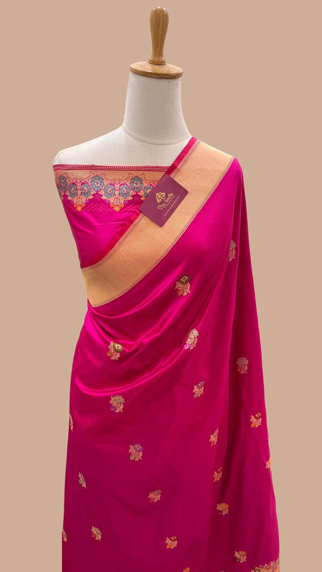 Pure Katan Silk Handloom Banarasi Saree - with kadhua meenakari motifs