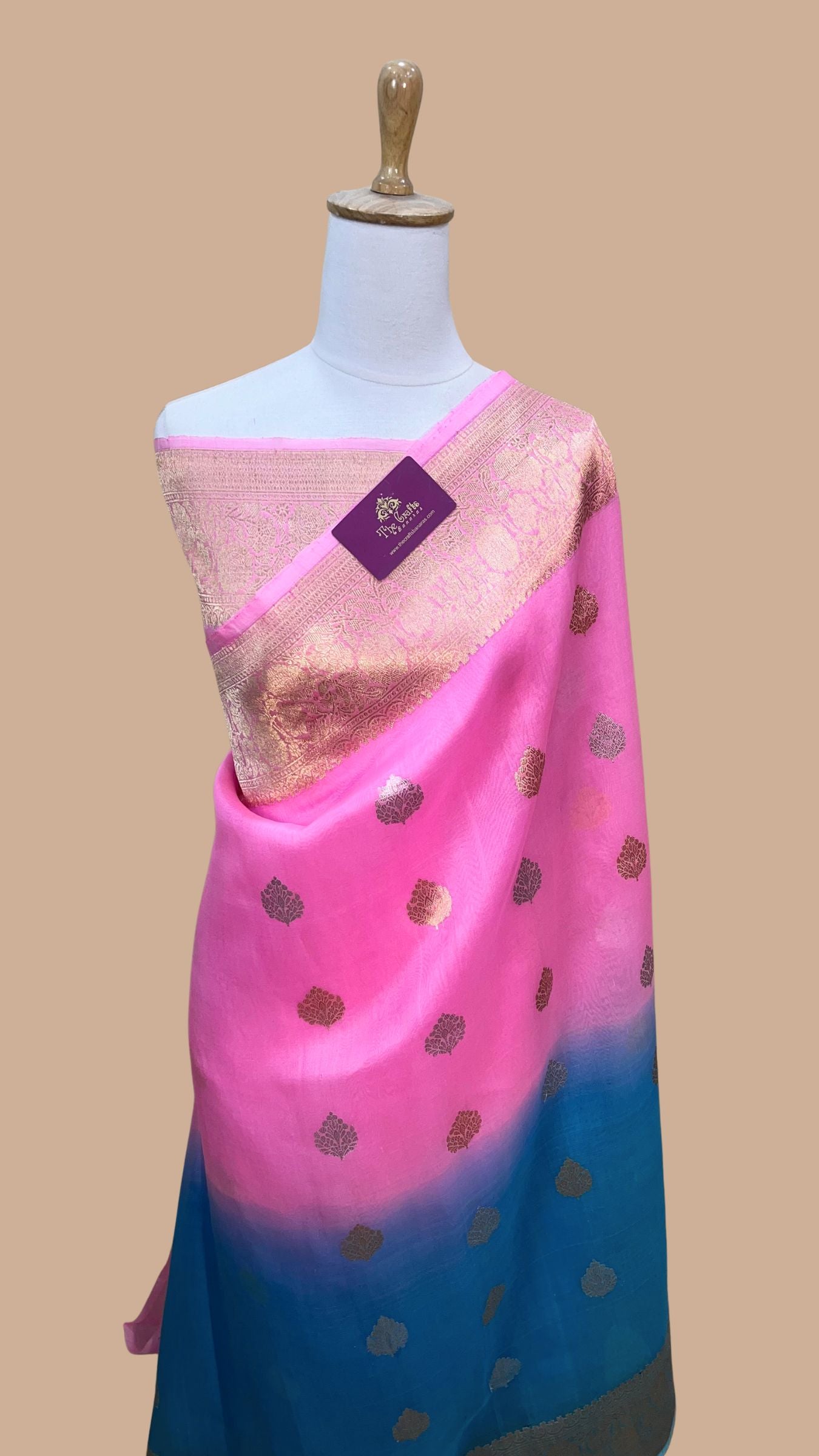 Pure Kora Silk Handloom Banarasi Saree - With Kadhua motifs