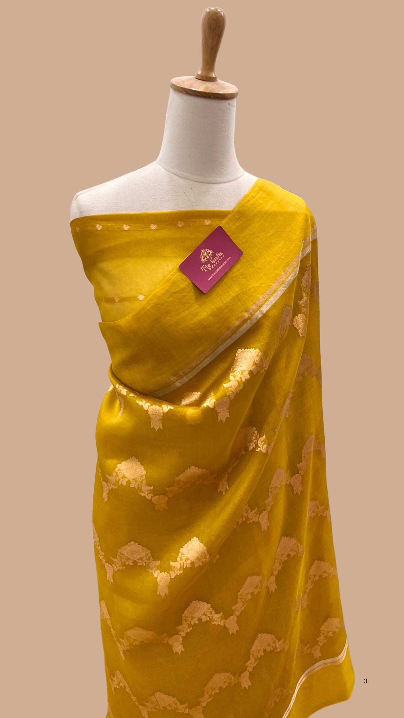 Pure Kora Silk Handloom Banarasi Saree - with kadhua motifs