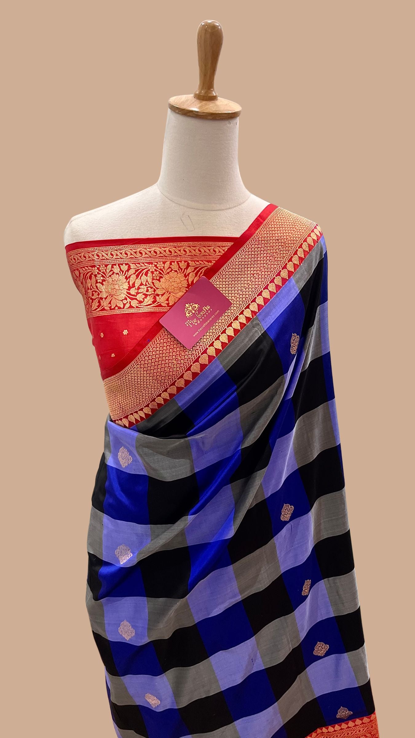 Pure Katan Silk Handloom Banarasi Saree - with kadhua motifs
