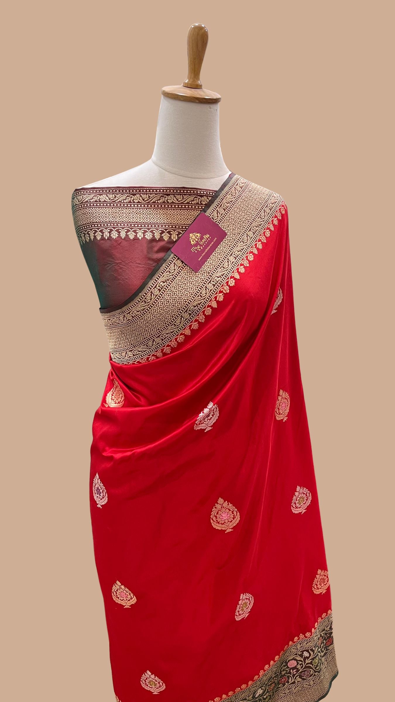 Pure Katan Silk Handloom Banarasi Saree - with kadhua meenakari motifs
