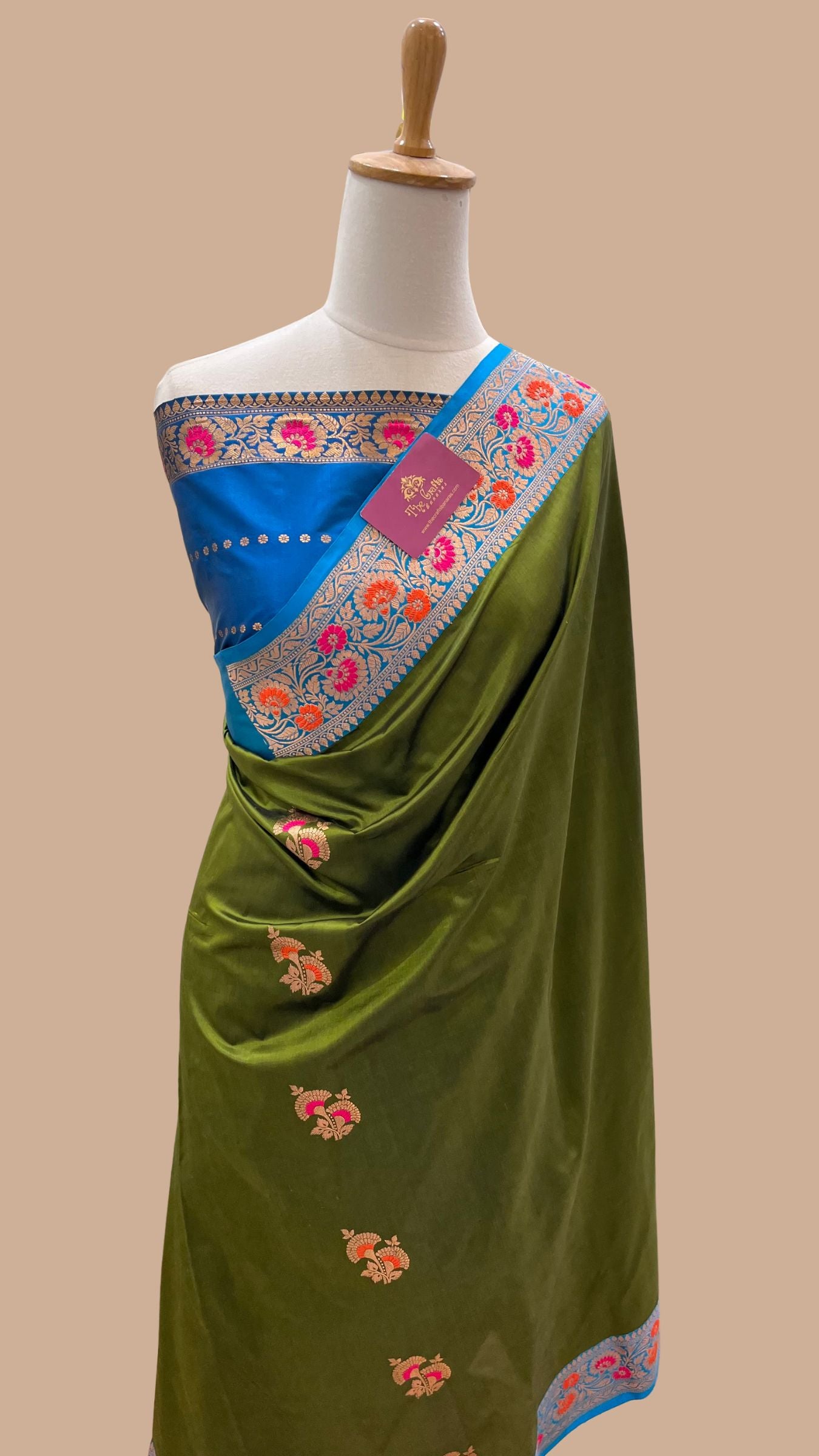 Pure Katan Silk Handloom Banarasi Saree - with kadhua motifs