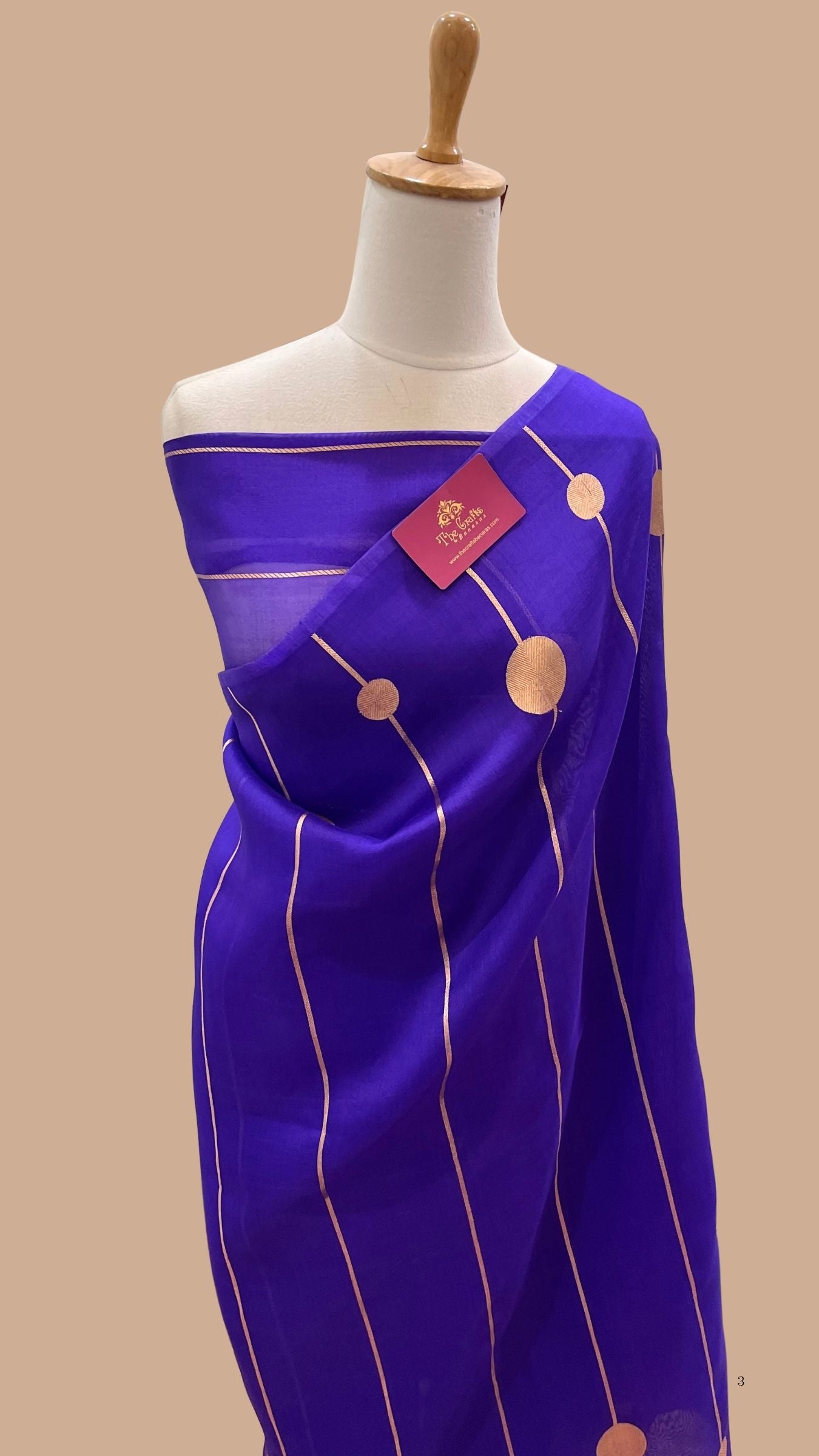 Pure Kora Silk Handloom Banarasi Saree - with kadhua motifs