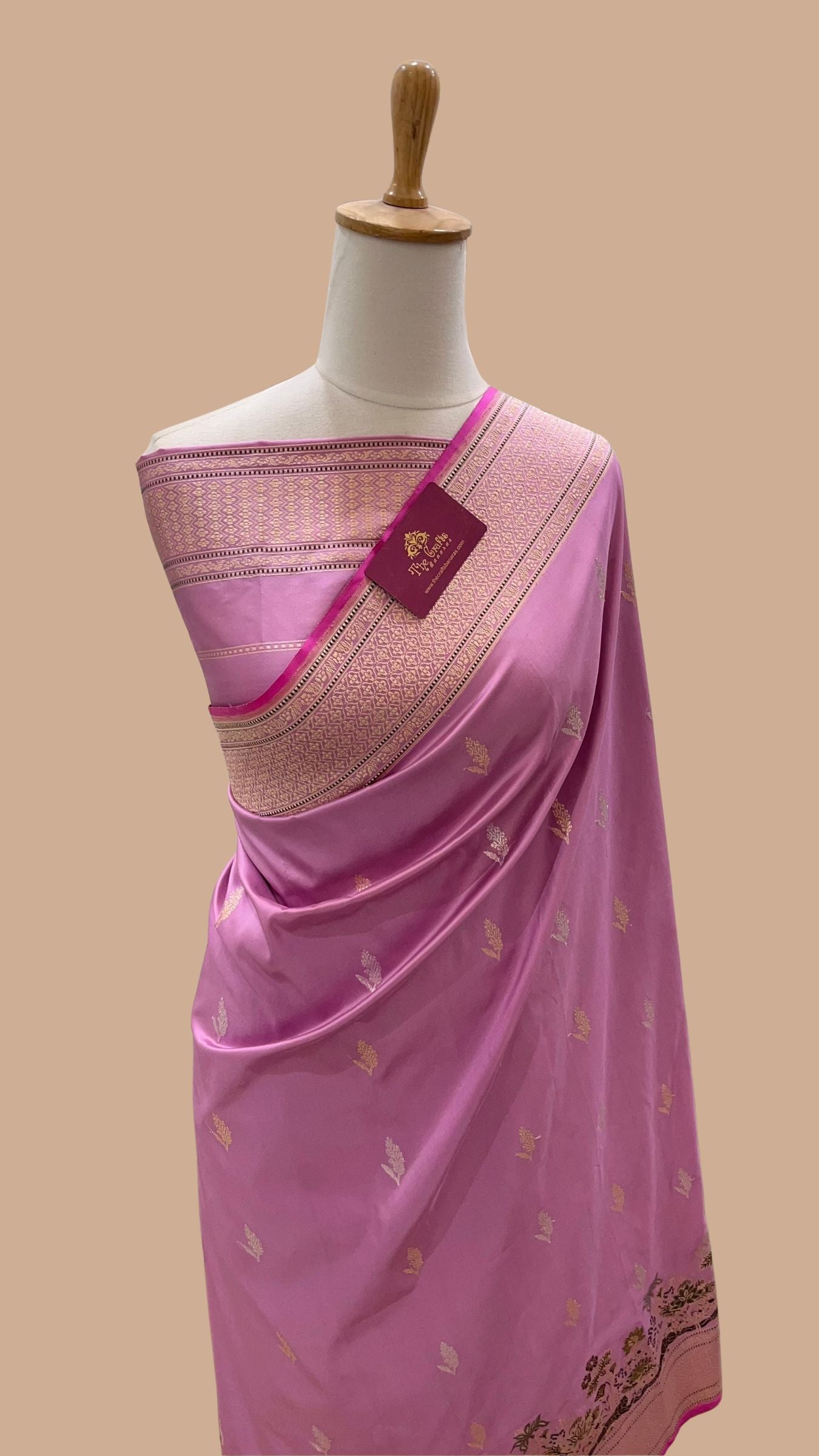 Pure Katan Silk Handloom Banarasi Saree - with kadhua meenakari motifs