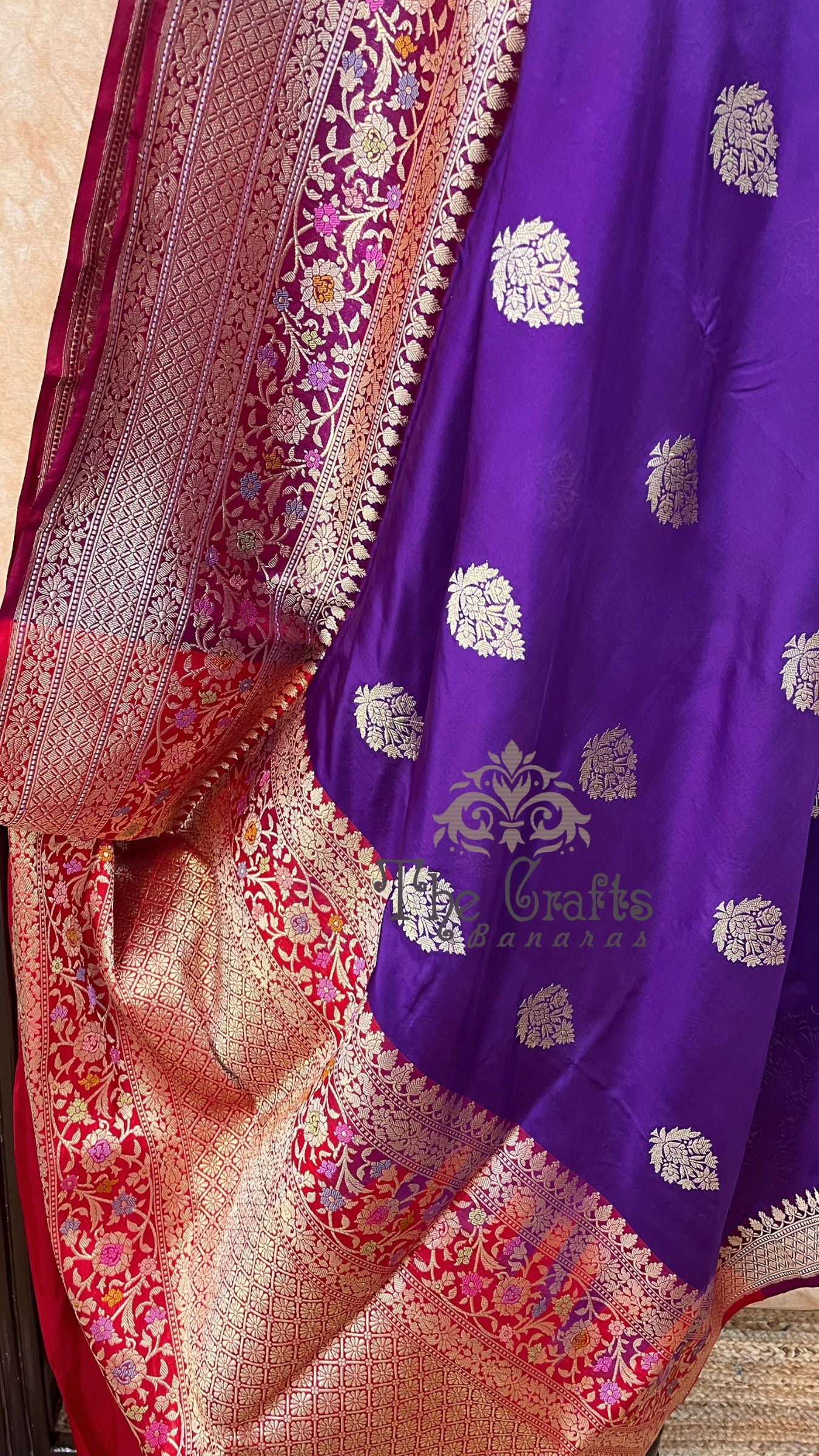 Pure Katan Silk Handloom Banarasi Saree - with kadhua motifs