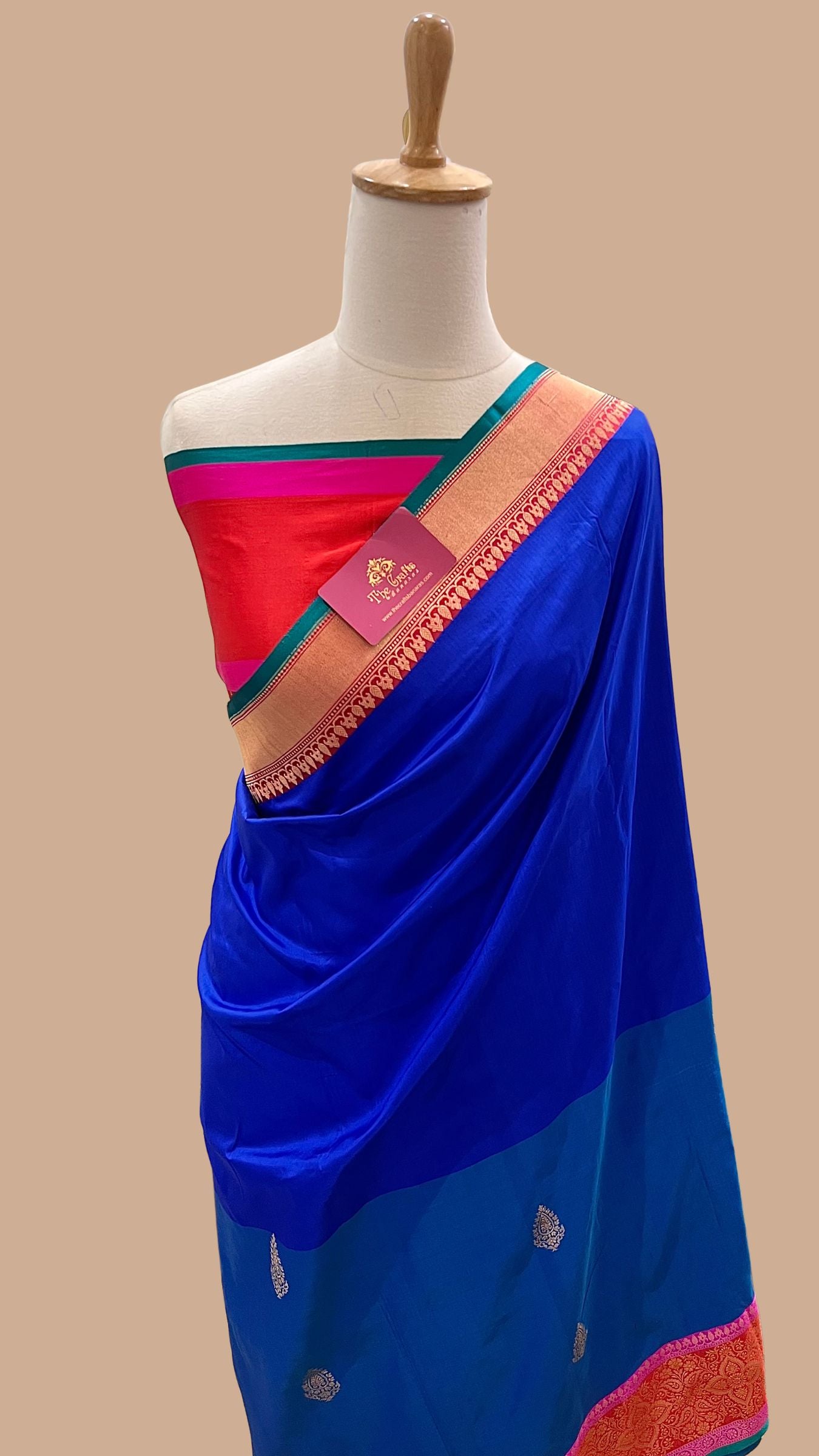 Pure Katan Silk Handloom Banarasi Saree - with kadhua motifs