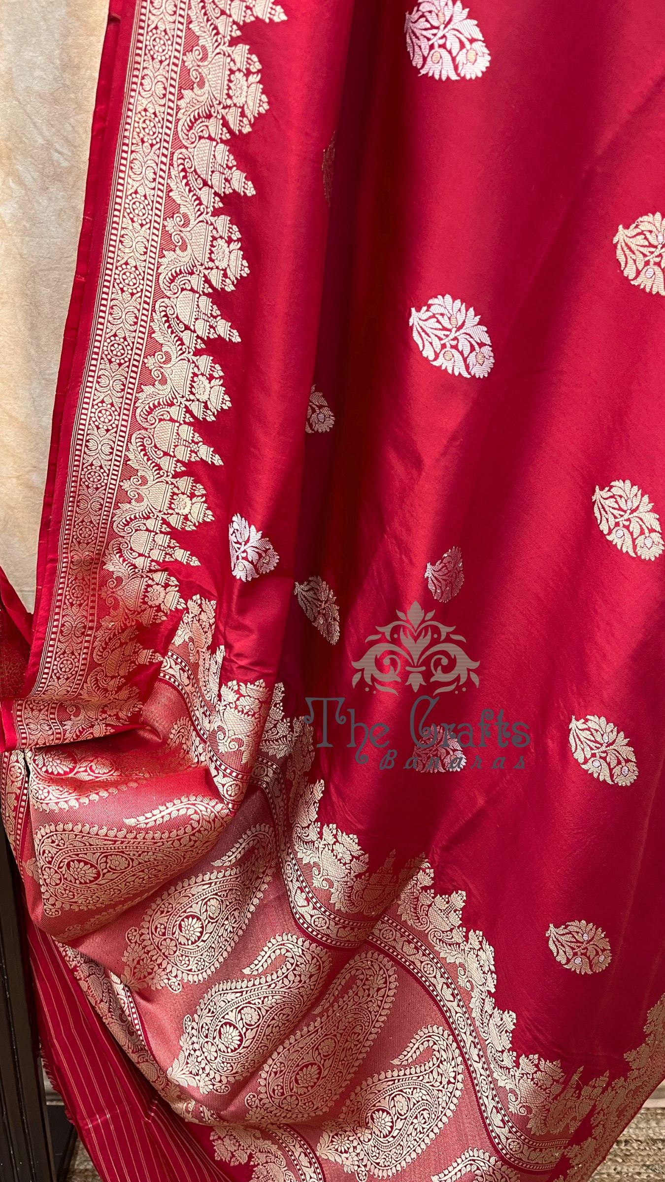 Pure Katan Silk Handloom Banarasi Saree - with sona rupa kadhua motifs