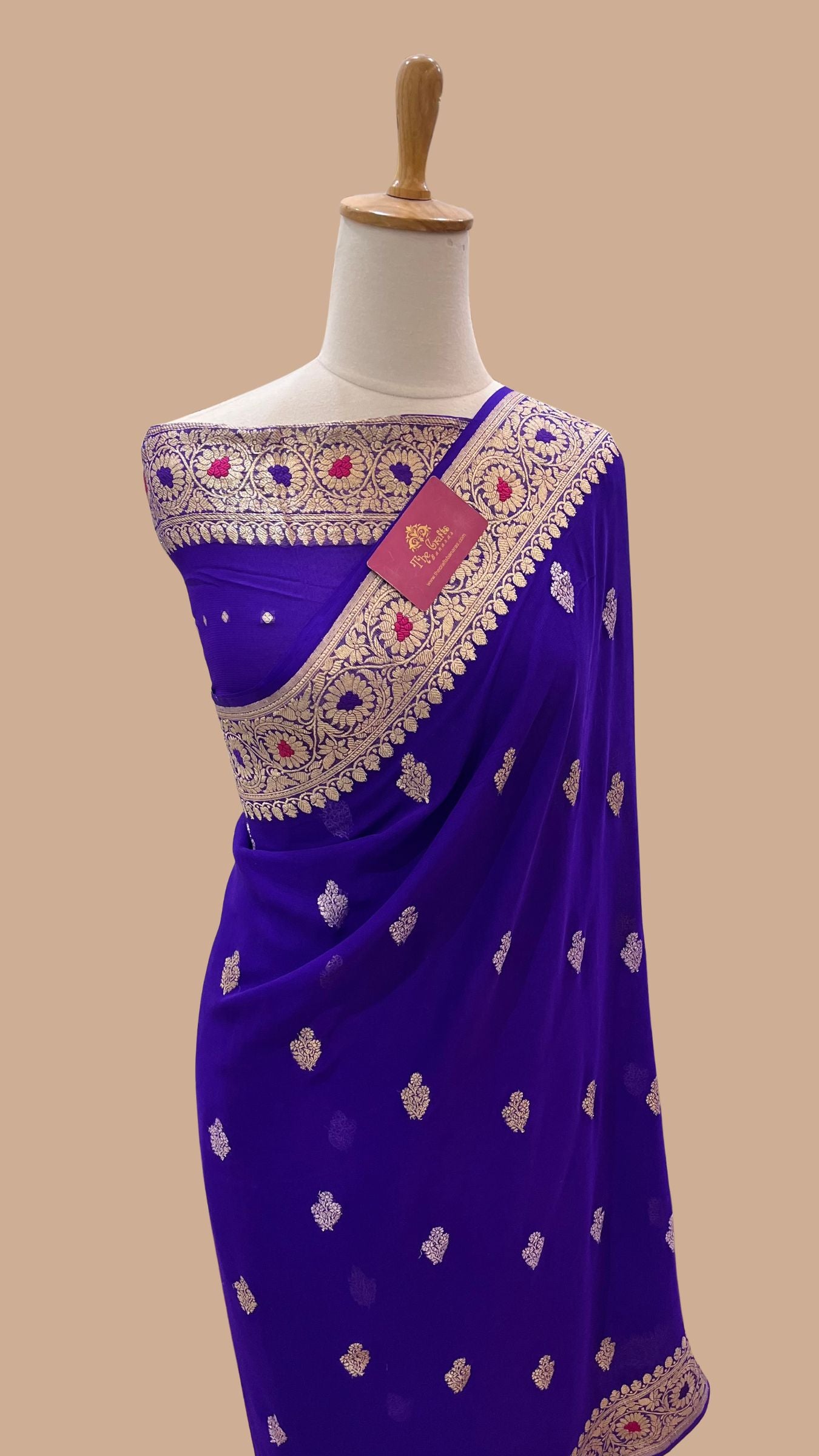 Tissue Georgette Handloom Banarasi Saree - with kadhua Meenakari Motifs