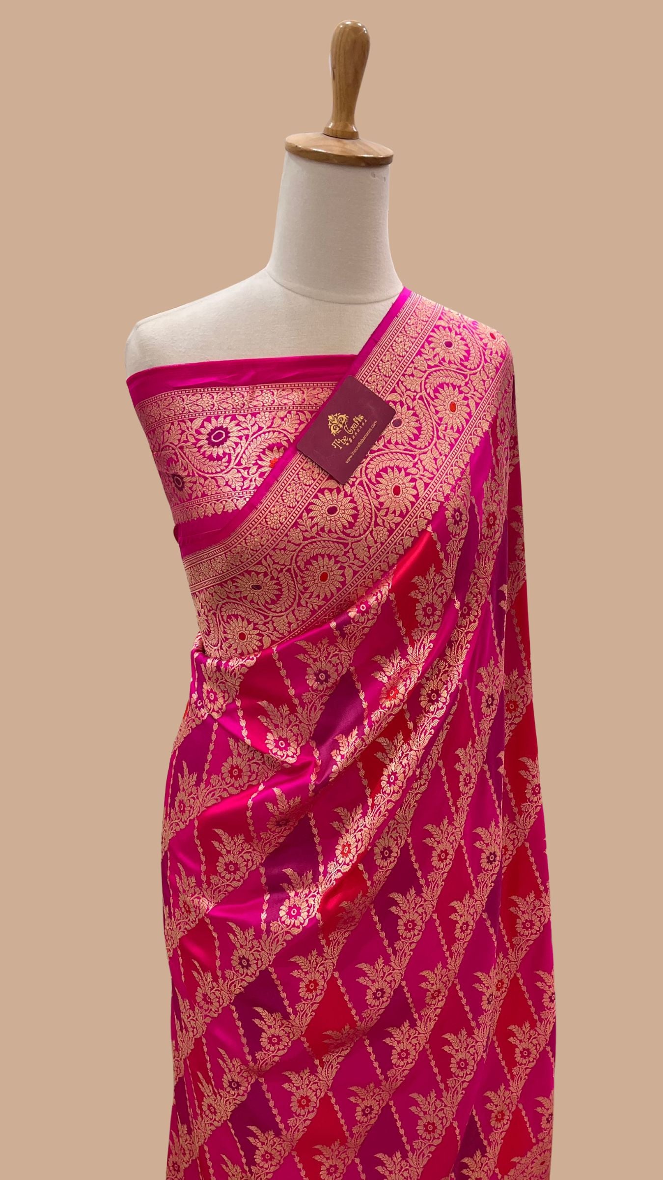 Rangkat Pure Katan Silk Handloom Banarasi Saree - All Over Kadiyal Jaal Work