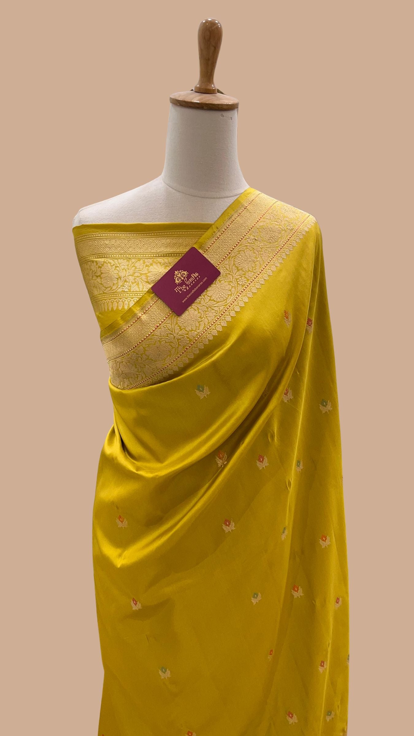 Pure Katan Silk Handloom Banarasi Saree - with kadhua motifs