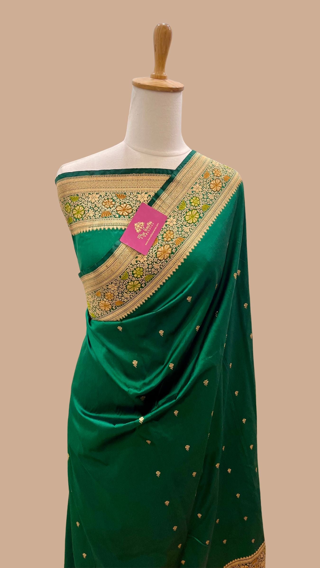 Pure Katan Silk Handloom Banarasi Saree - with kadhua motifs