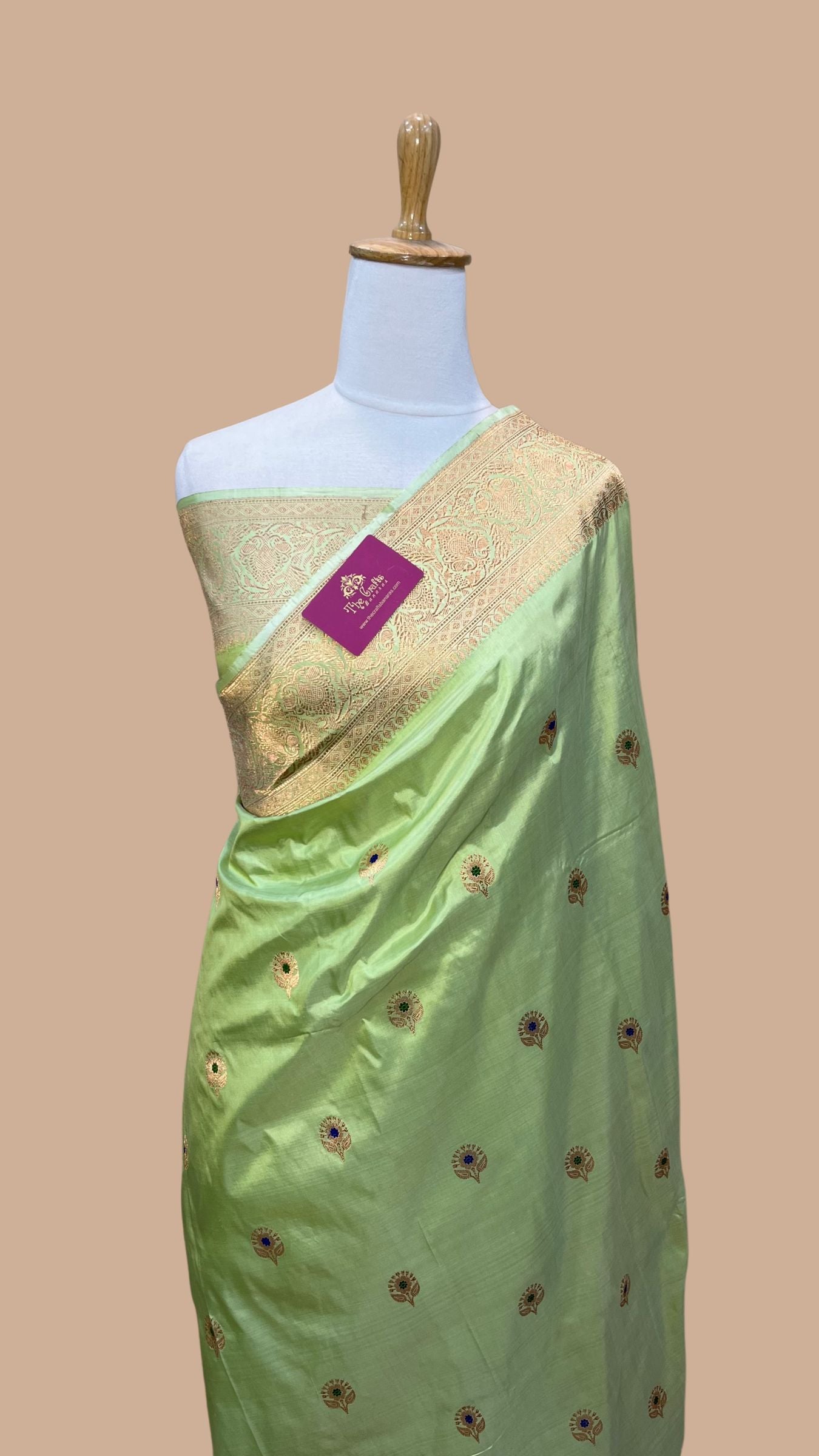 Pure Katan Silk Handloom Banarasi Saree - Kadhua Buti