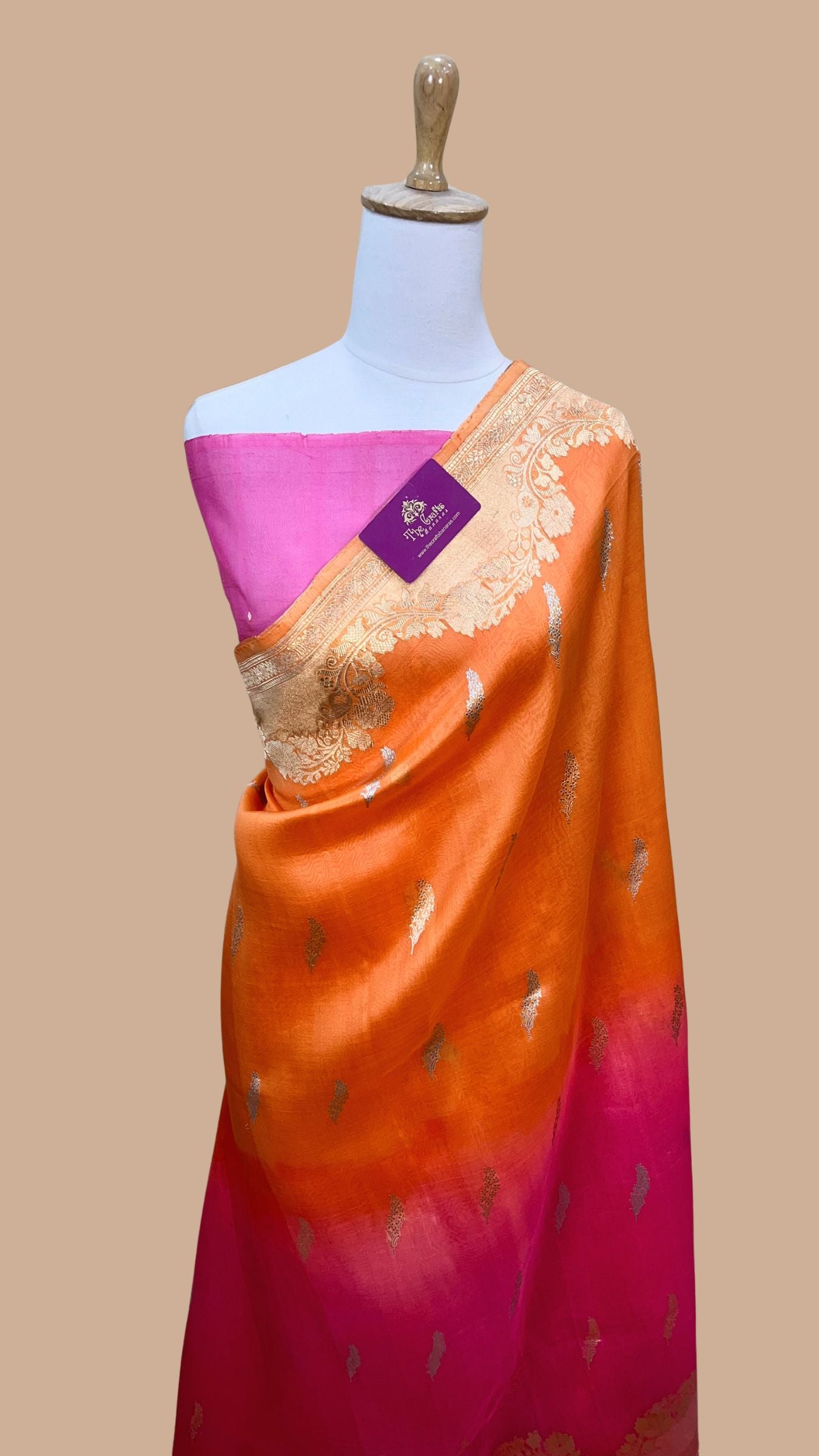 Pure Kora Silk Handloom Banarasi Saree - With Kadhua motifs