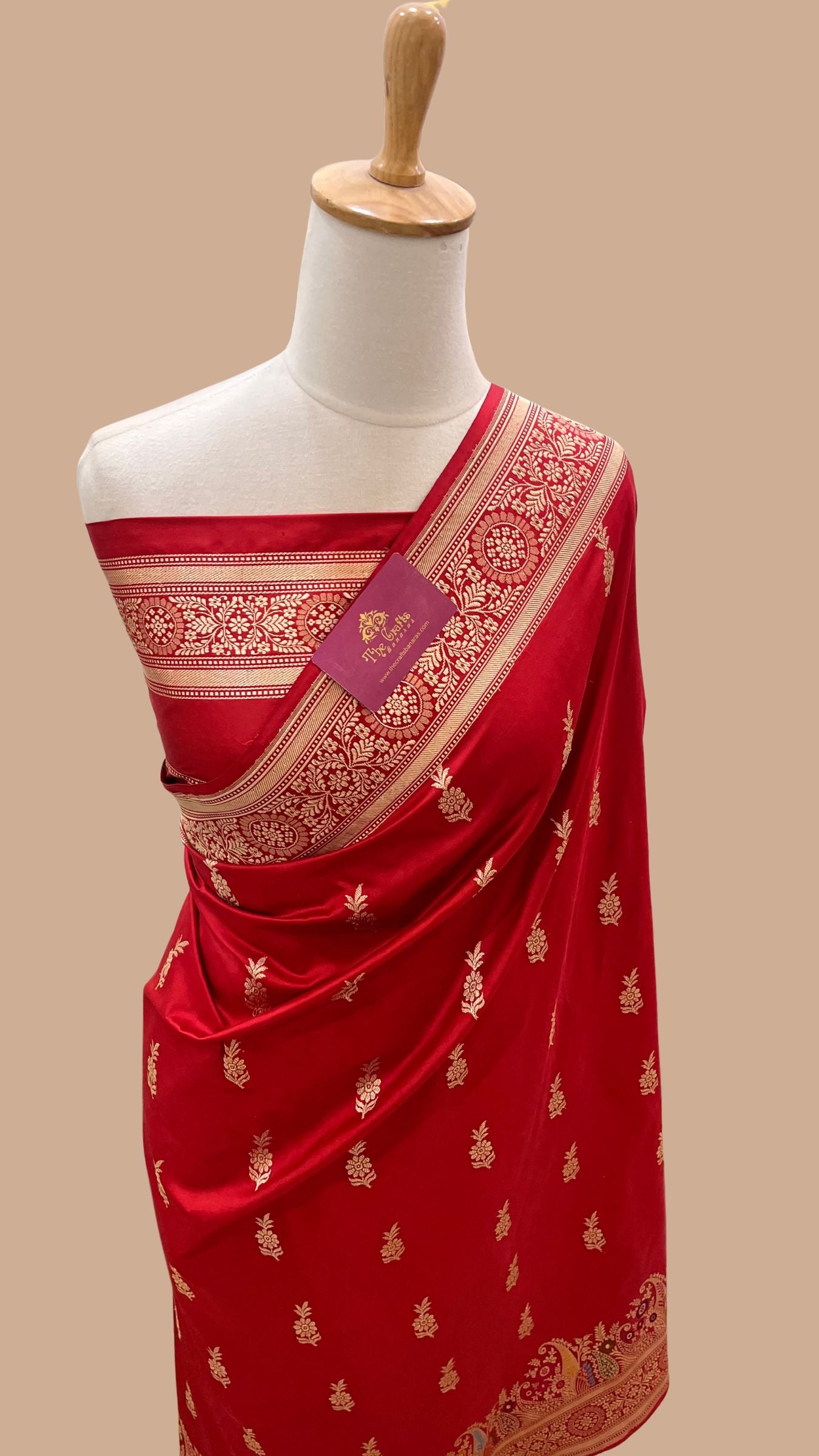 Pure Katan Silk Handloom Banarasi Saree - with kadhua meenakari motifs