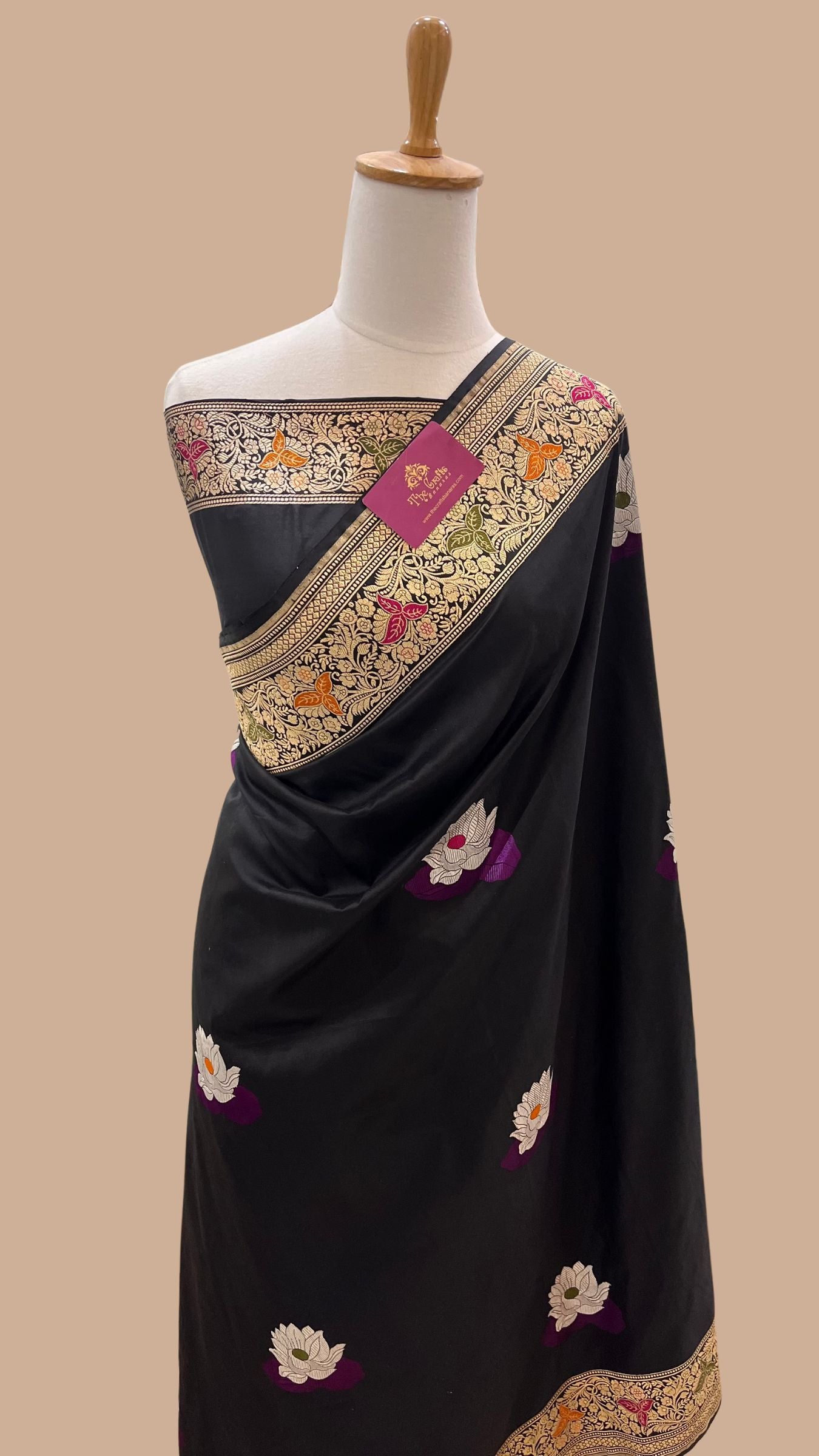 Pure Katan Silk Handloom Banarasi Saree - with kadhua meenakari motifs