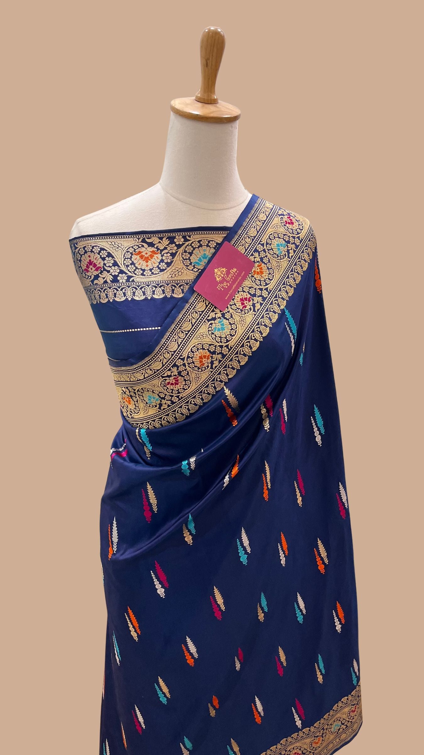 Pure Katan Silk Handloom Banarasi Saree - with kadhua meenakari motifs