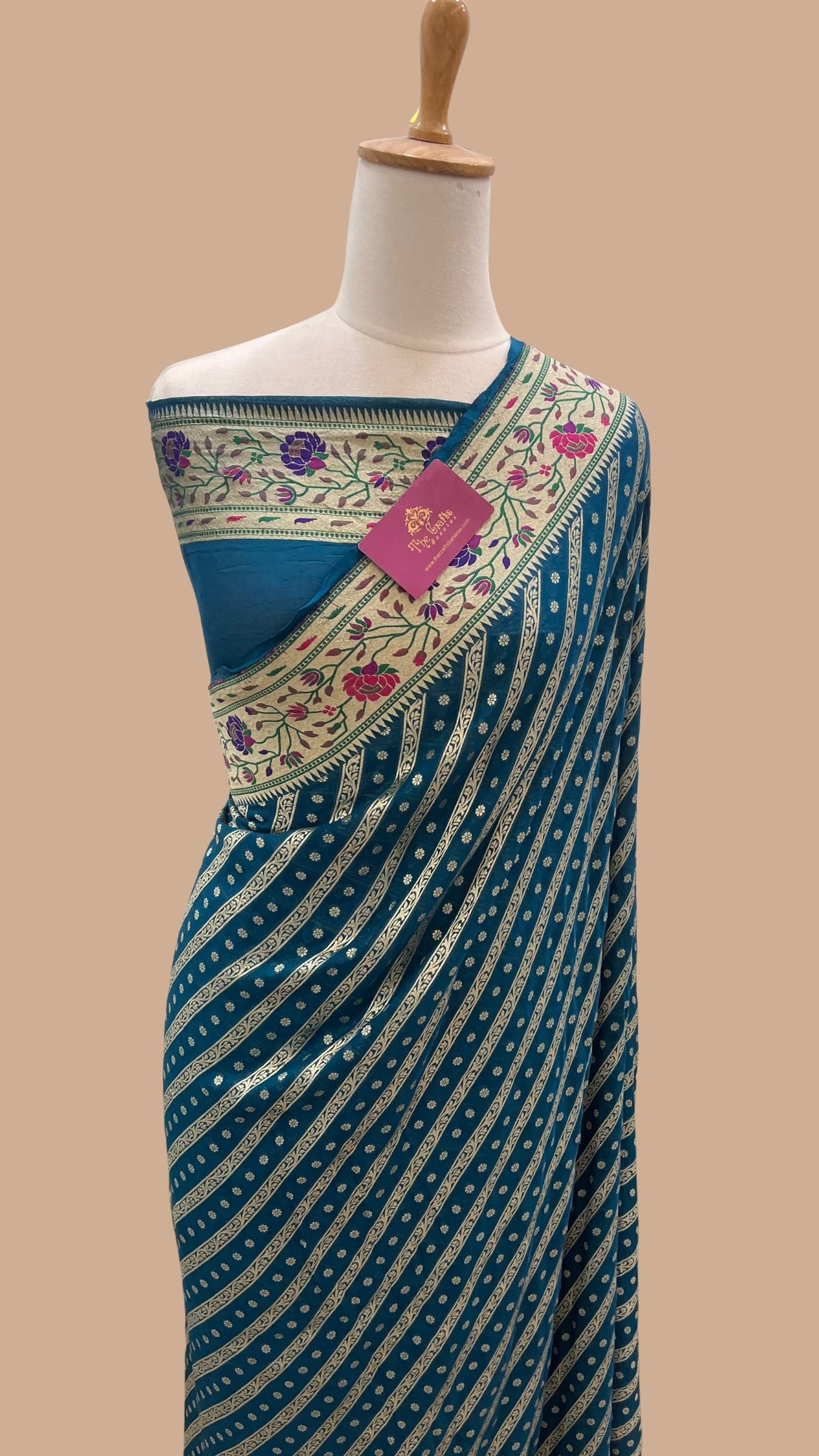 Pure Georgette Handloom Banarasi Saree - Gold zari with meenakari