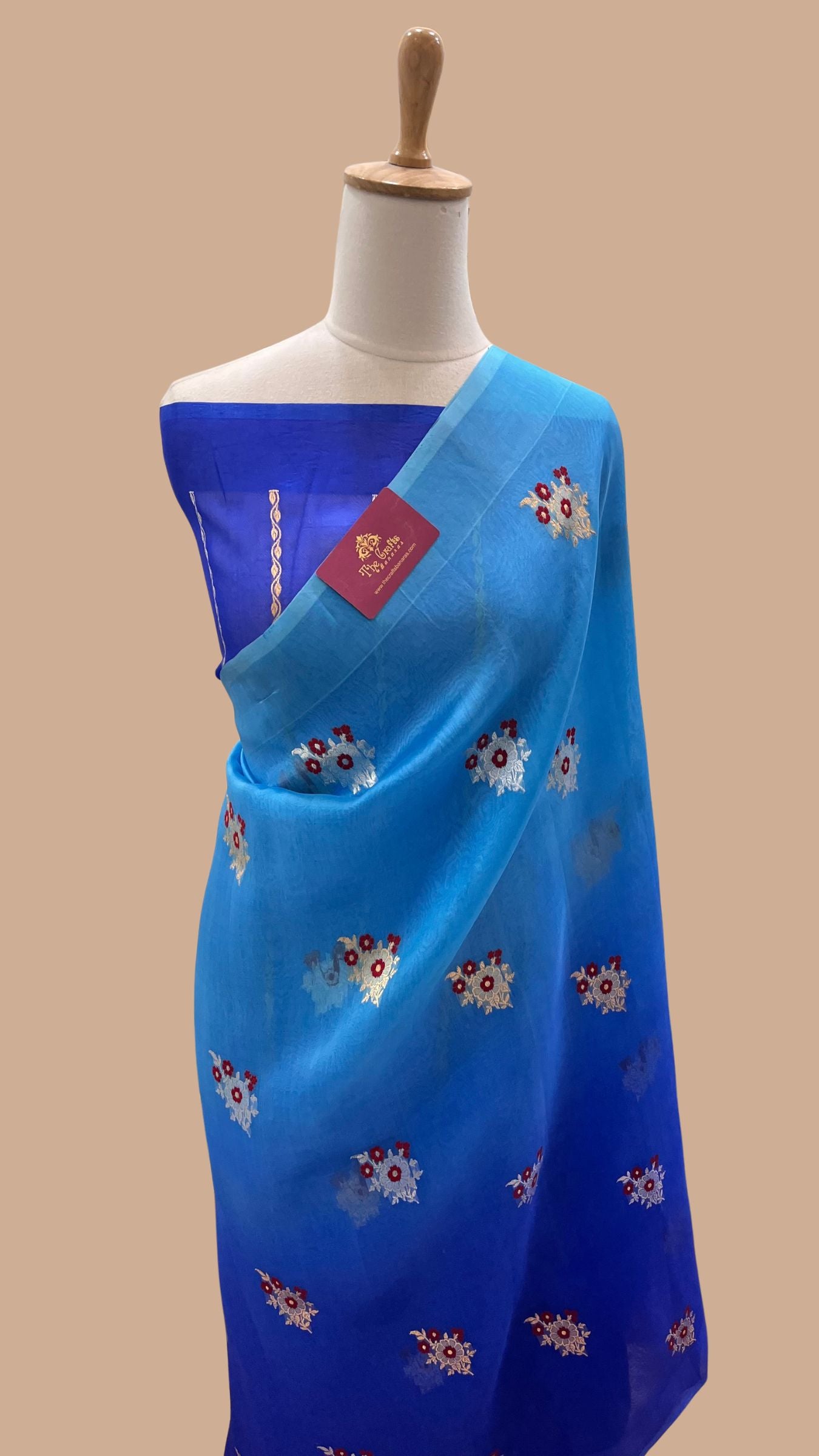 Pure Kora Silk Handloom Banarasi Saree - With Kadhua motifs