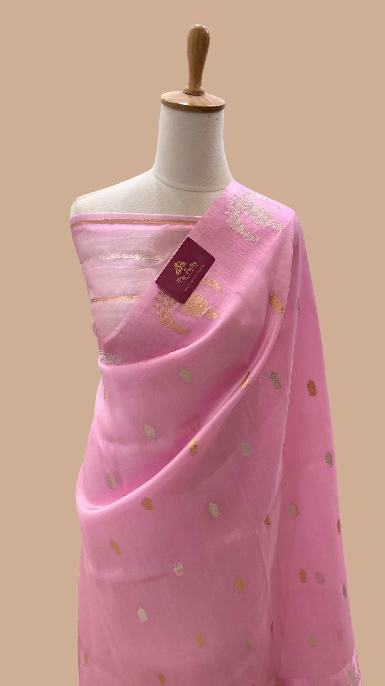 Pure Kora Silk Handloom Banarasi Saree - With Kadhua motifs