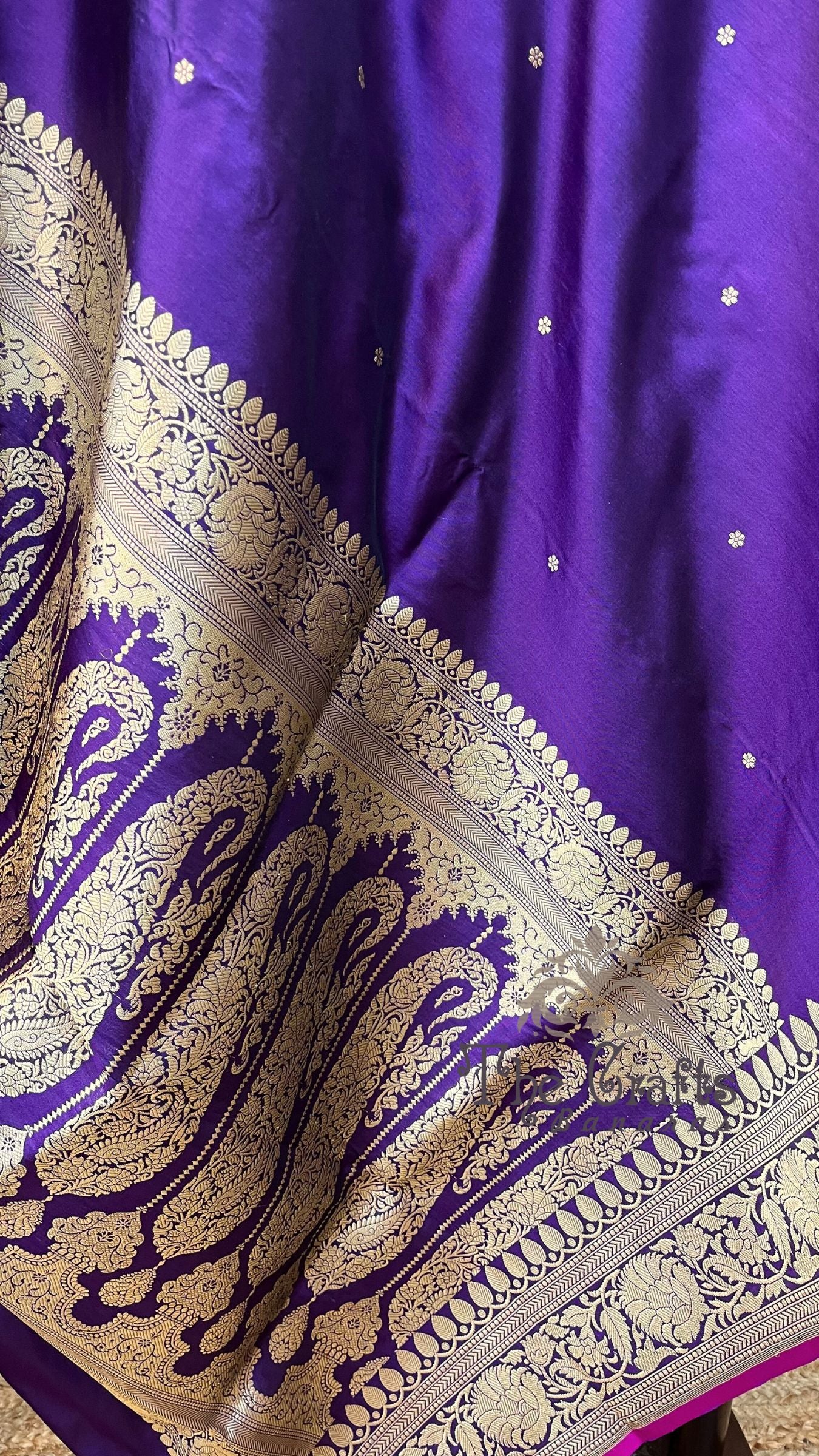 Pure Katan Silk Handloom Banarasi Saree - with kadhua motifs