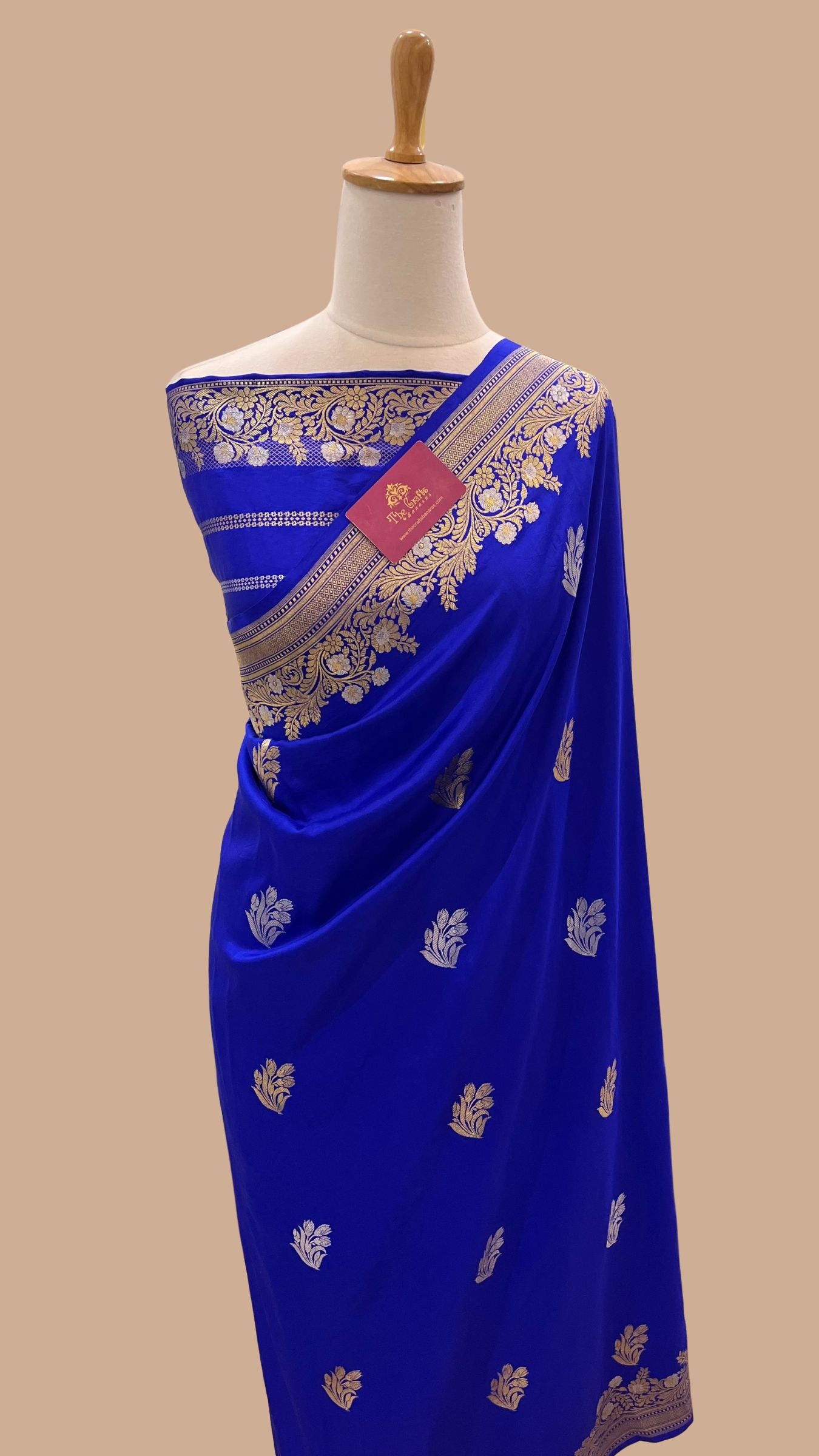 Pure Katan Silk Handloom Banarasi Saree - with kadhua sona rupa motifs