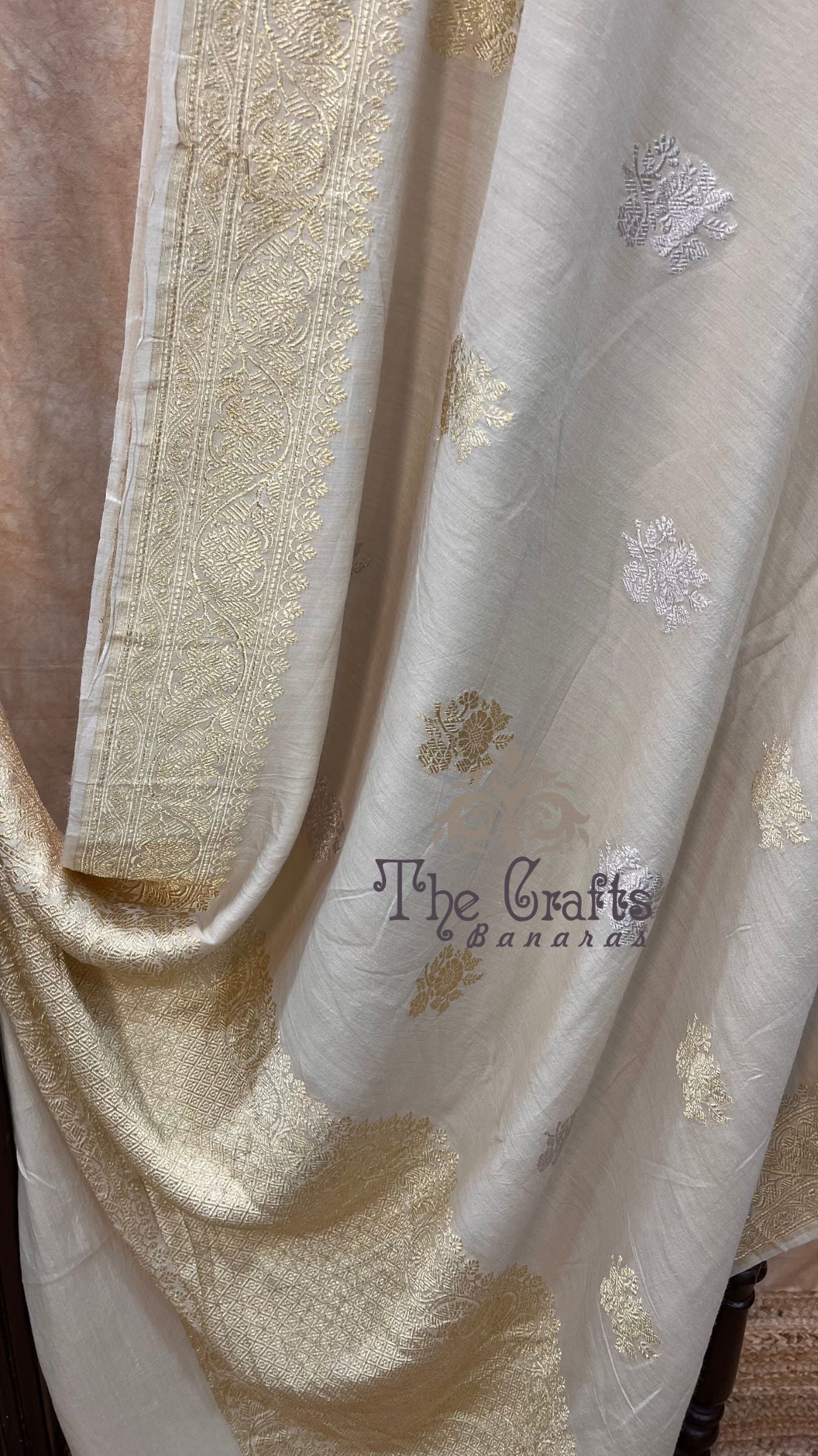 Pure Munga Silk Handloom Banarasi Saree - With Kadhua Sona Rupa Motifs