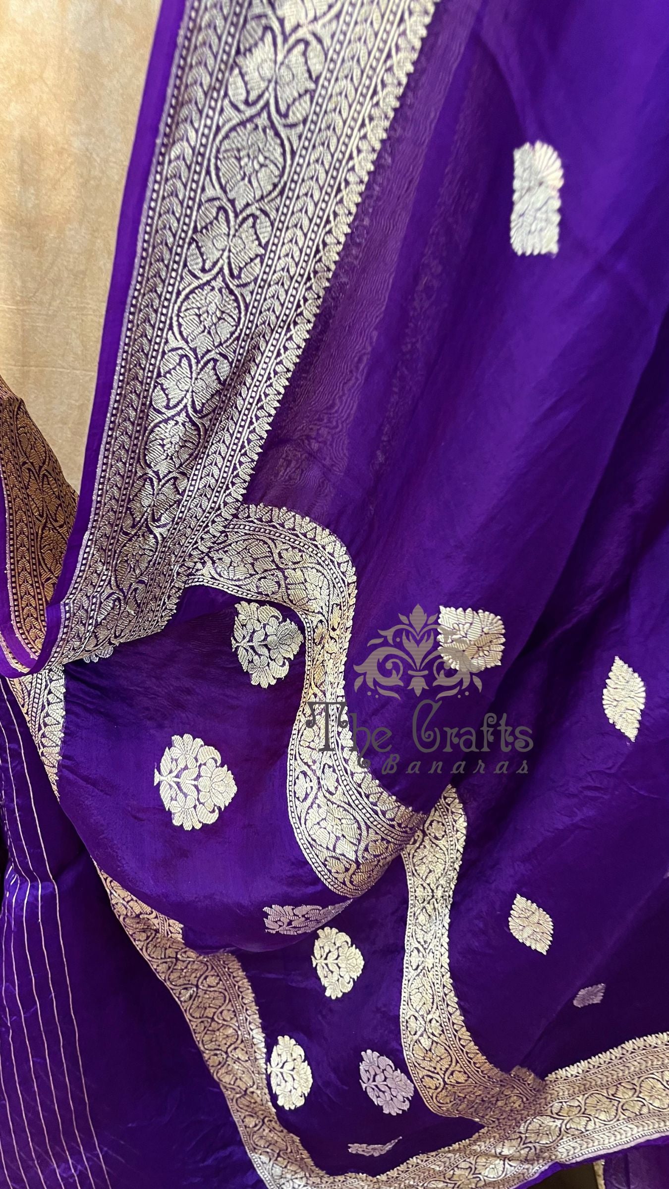 Pure Kora Silk Handloom Banarasi Saree - With Sona Rupa Kadhua Work