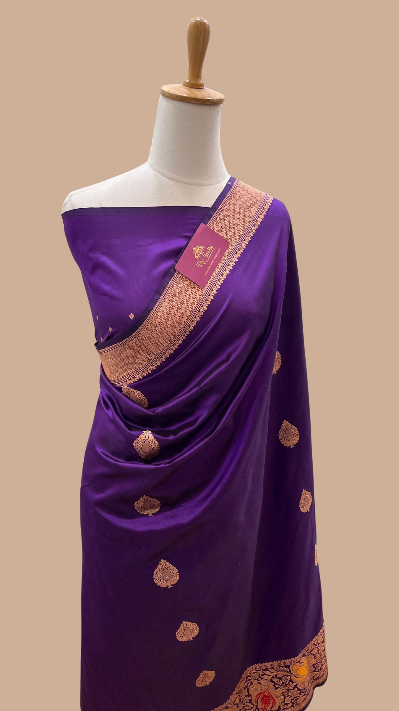 Pure Katan Silk Handloom Banarasi Saree - with kadhua motifs