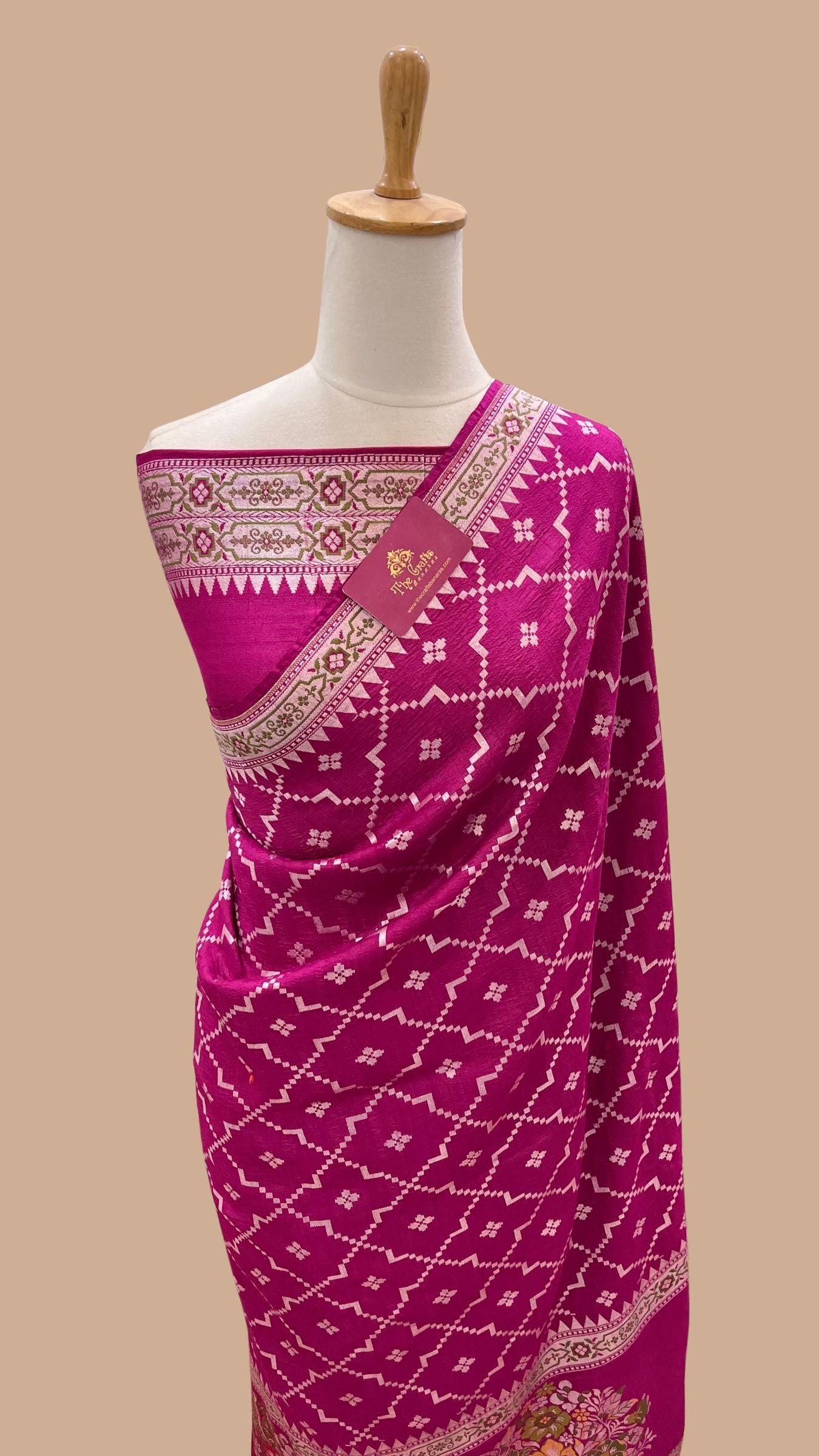 Tussar Georgette Handloom Banarasi Saree - Meenakari