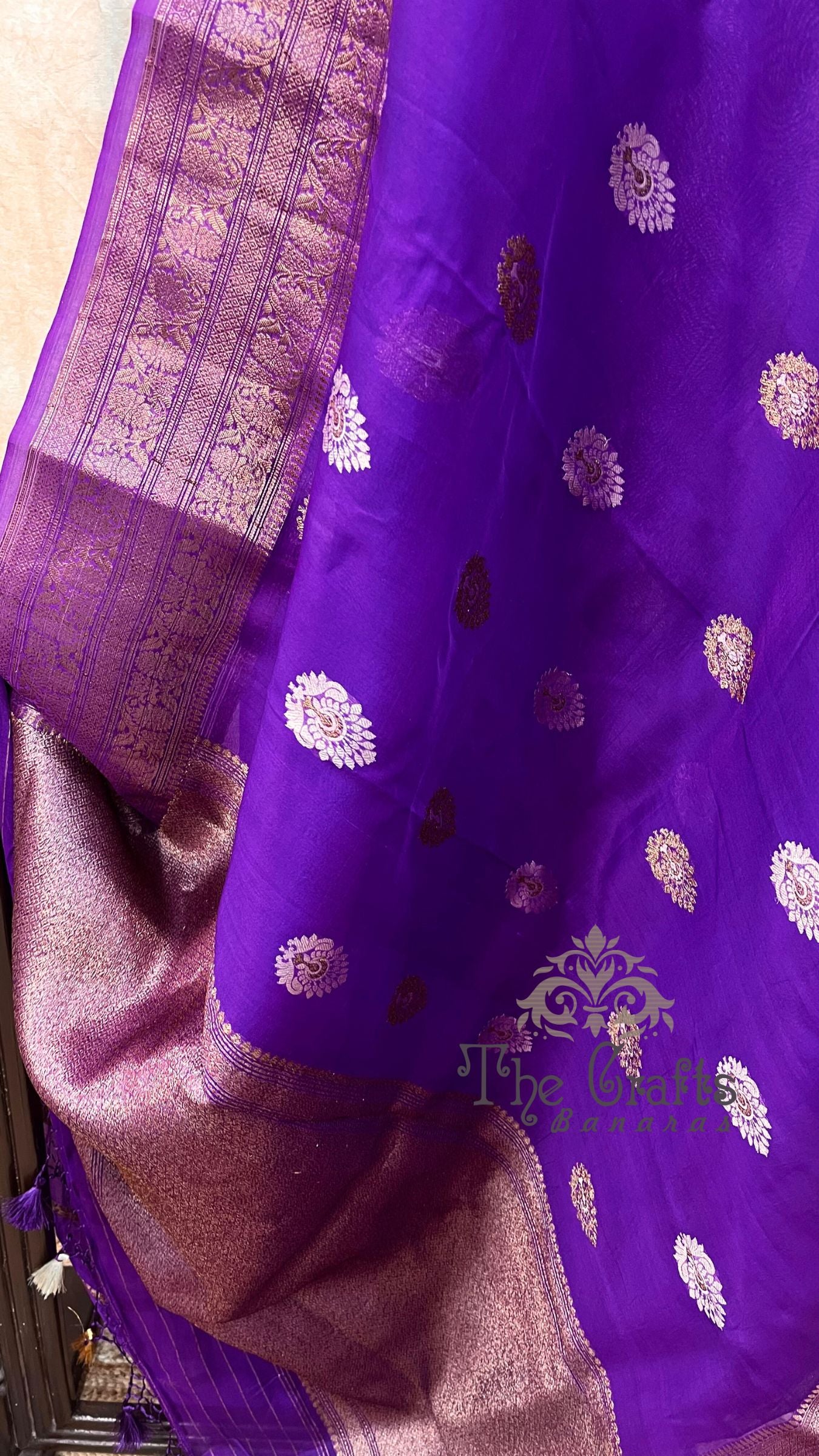 Pure Kora Silk Handloom Banarasi Saree - Alfi Kadhua motifs