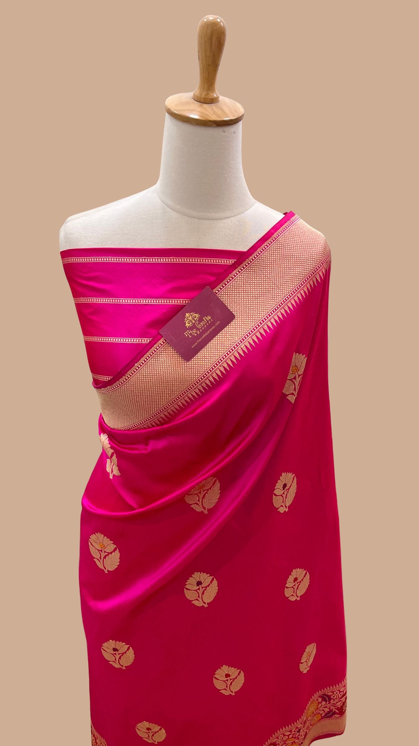 Pure Katan Silk Handloom Banarasi Saree - with kadhua meenakari motifs