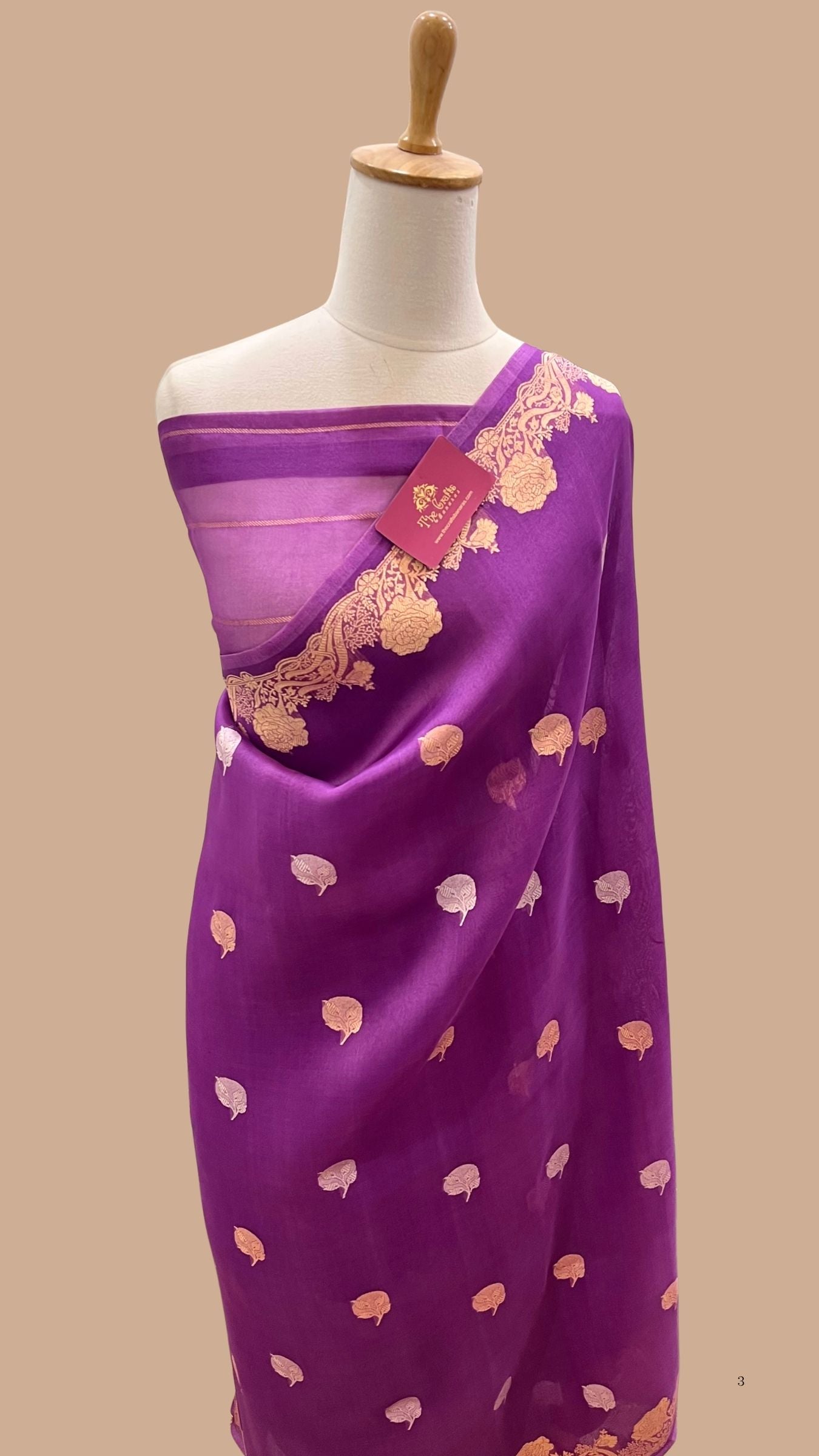 Pure Kora Silk Handloom Banarasi Saree - with kadhua motifs