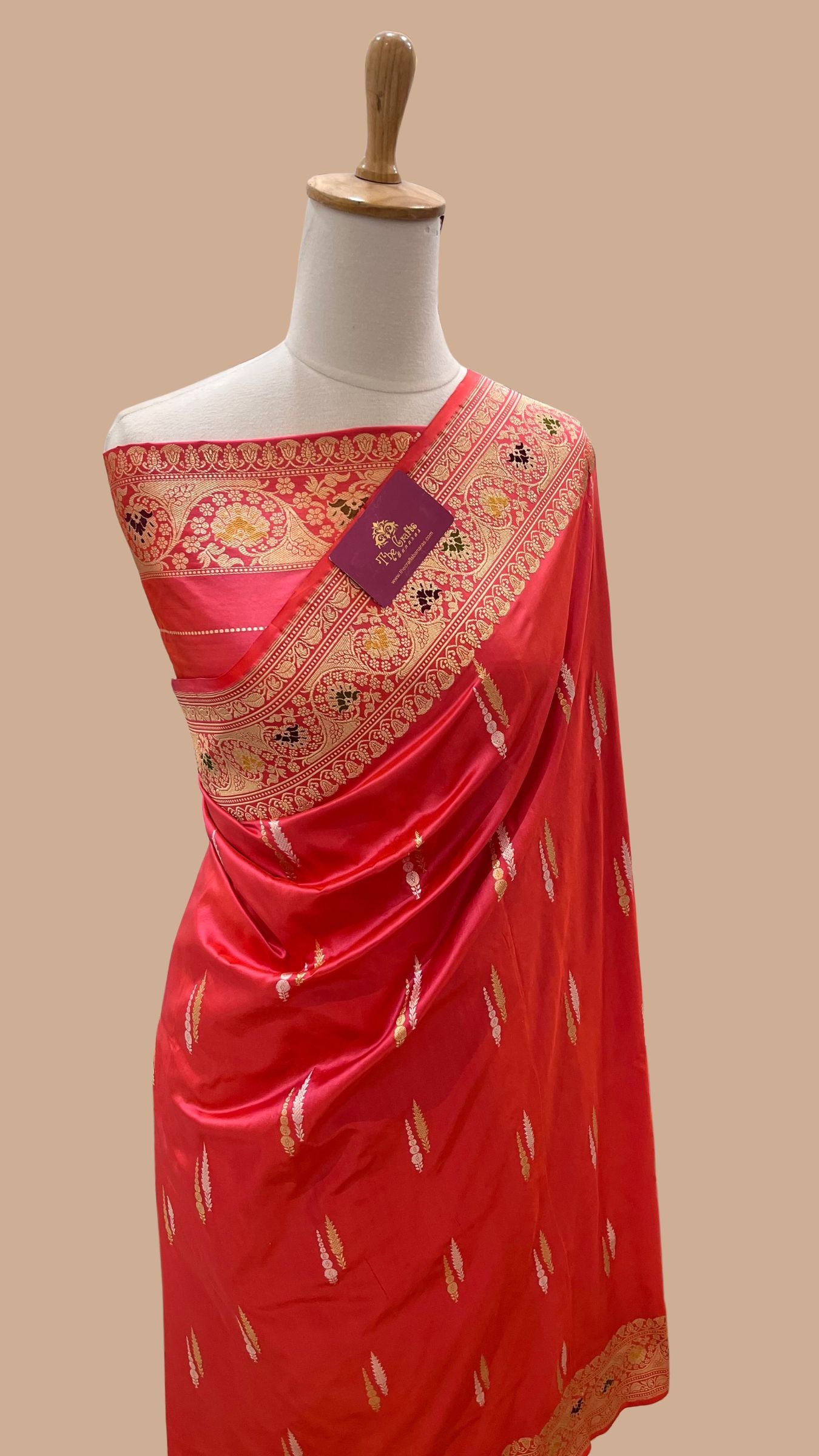 Pure Katan Silk Handloom Banarasi Saree - with sona rupa kadhua motifs