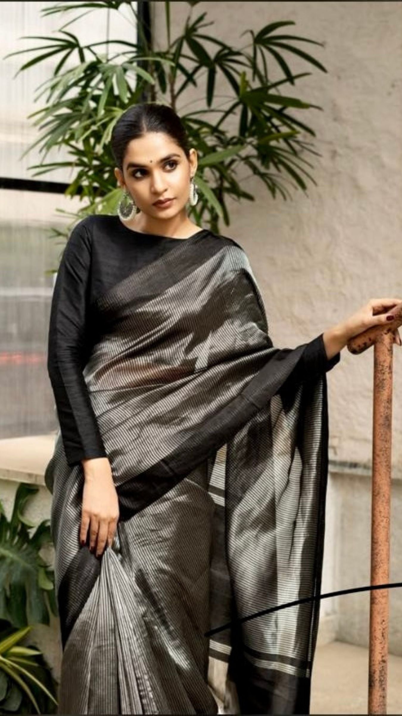 Pure Tissue Silk Handloom Banarasi Saree - with Satin Border