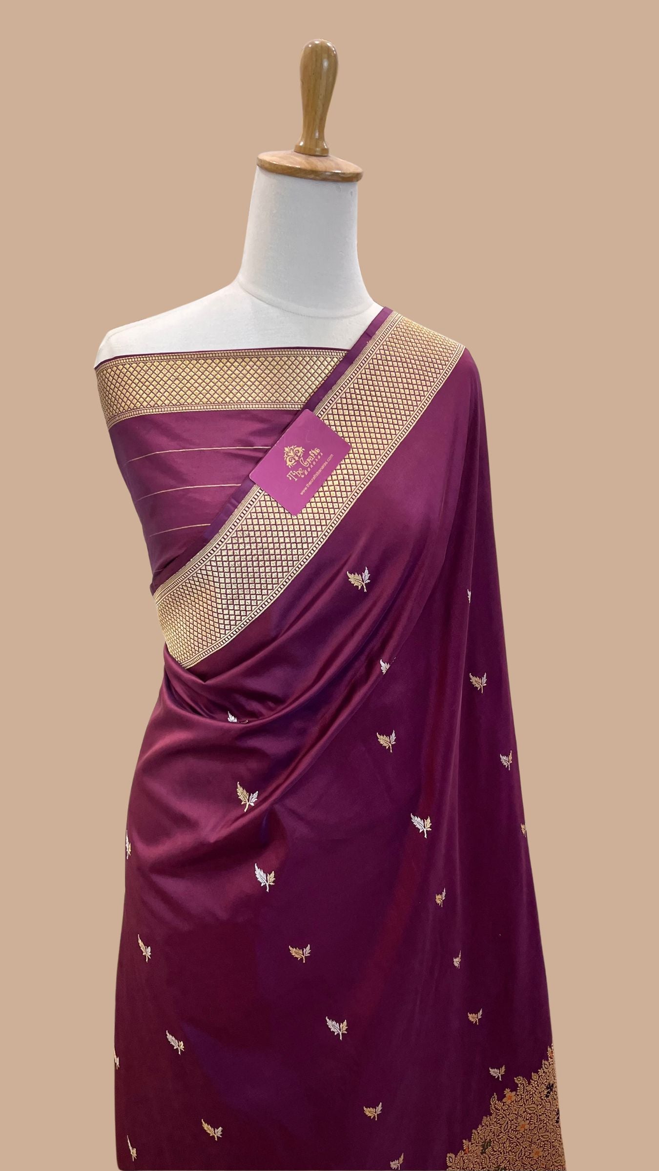 Pure Katan Silk Handloom Banarasi Saree - with kadhua motifs