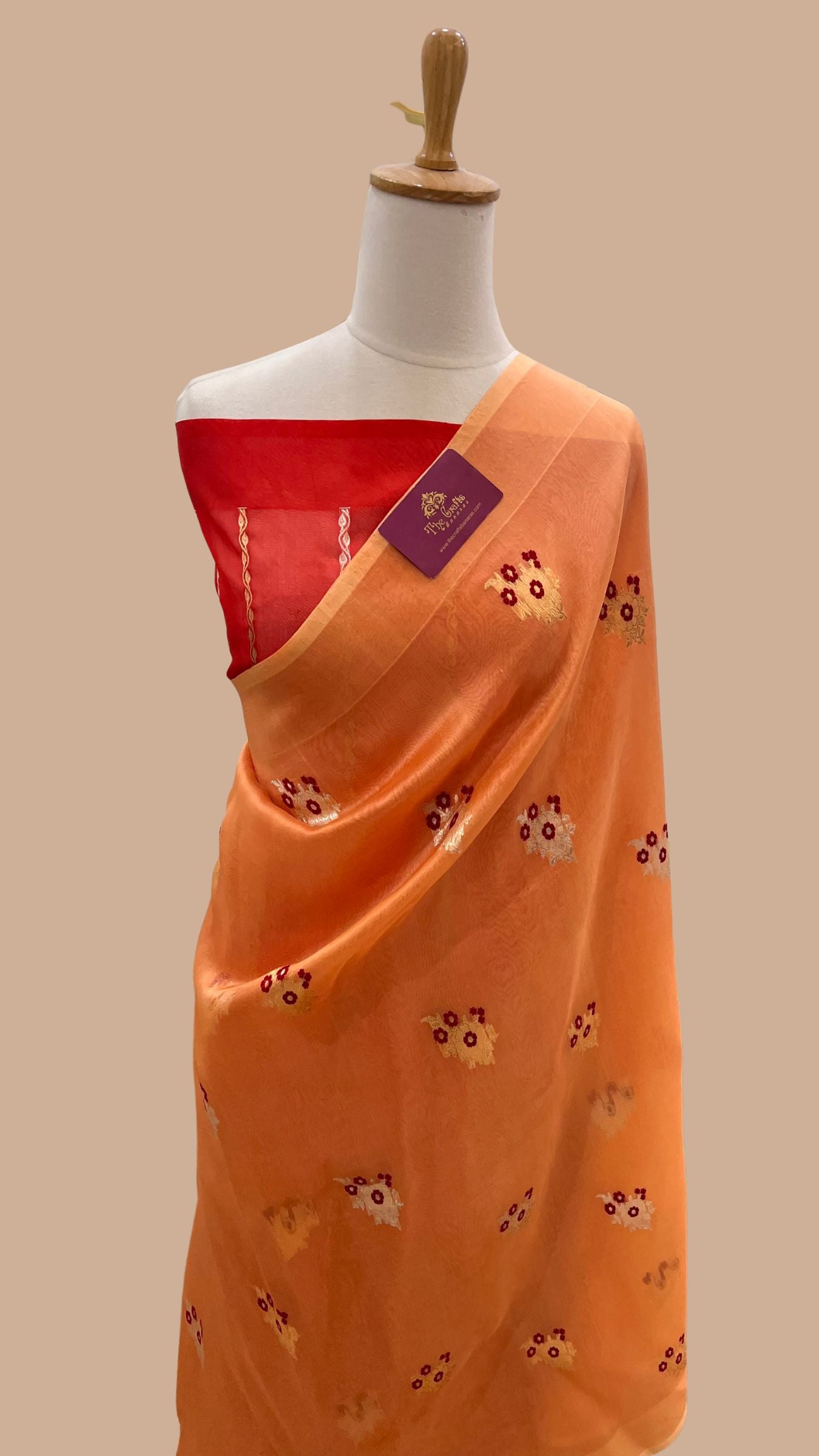 Pure Kora Silk Handloom Banarasi Saree - With Kadhua motifs