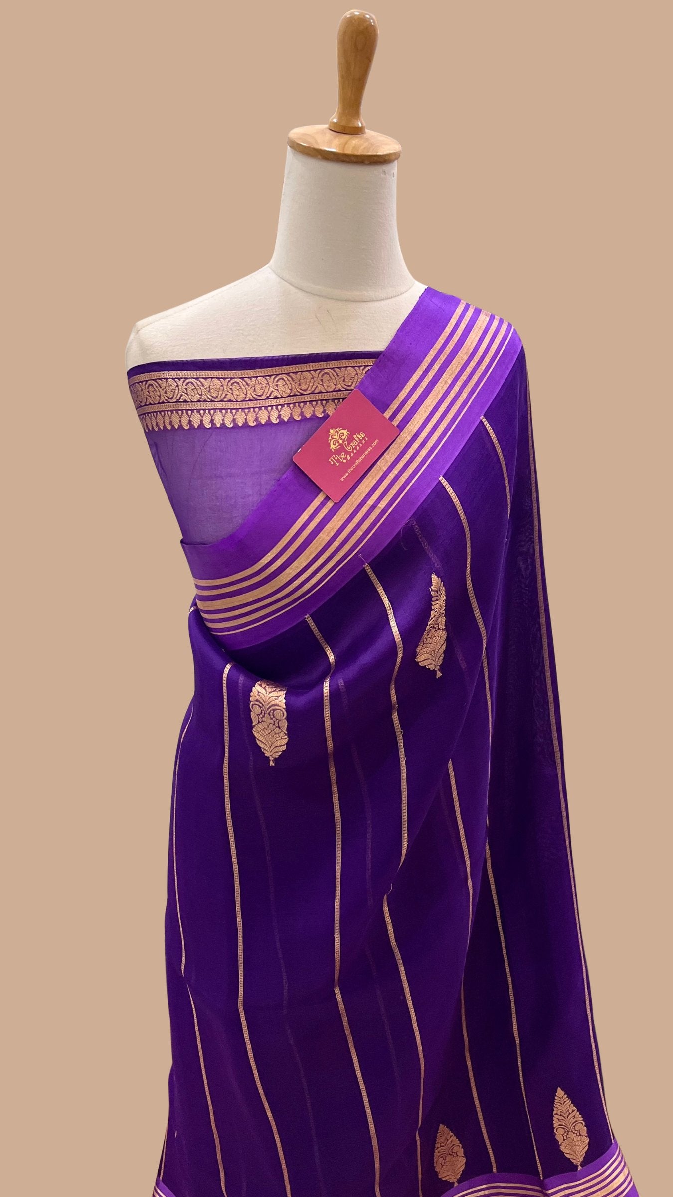 Pure Kora Silk Handloom Banarasi Saree - with kadhua motifs