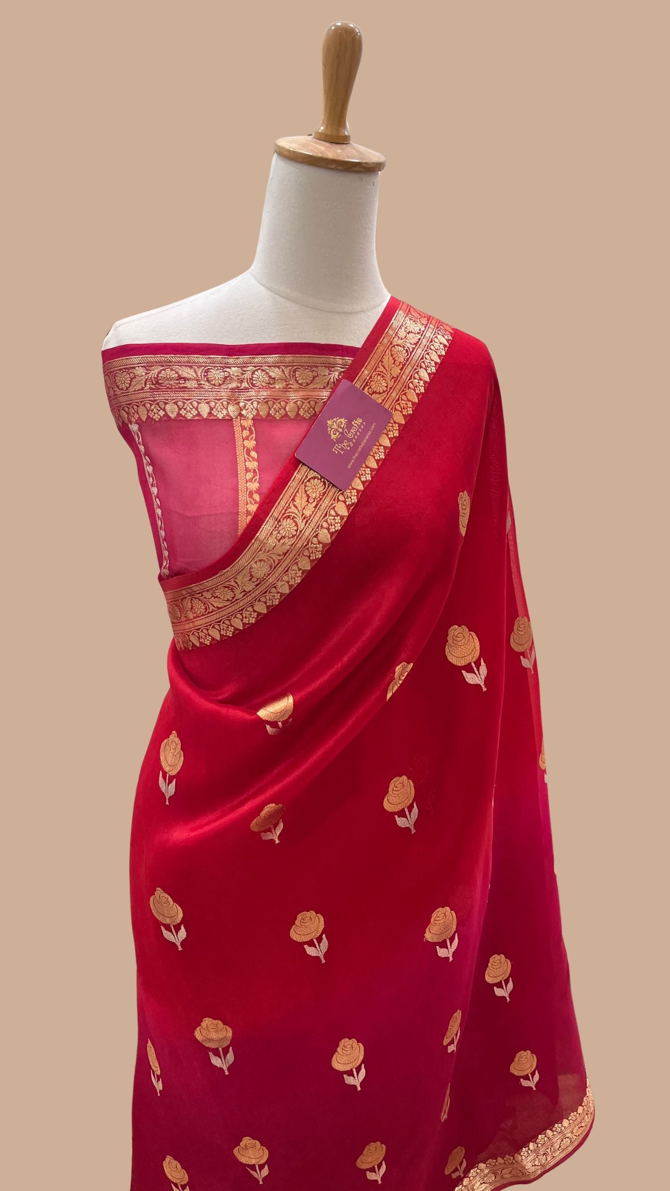 Pure Kora Silk Handloom Banarasi Saree - With Kadhua motifs