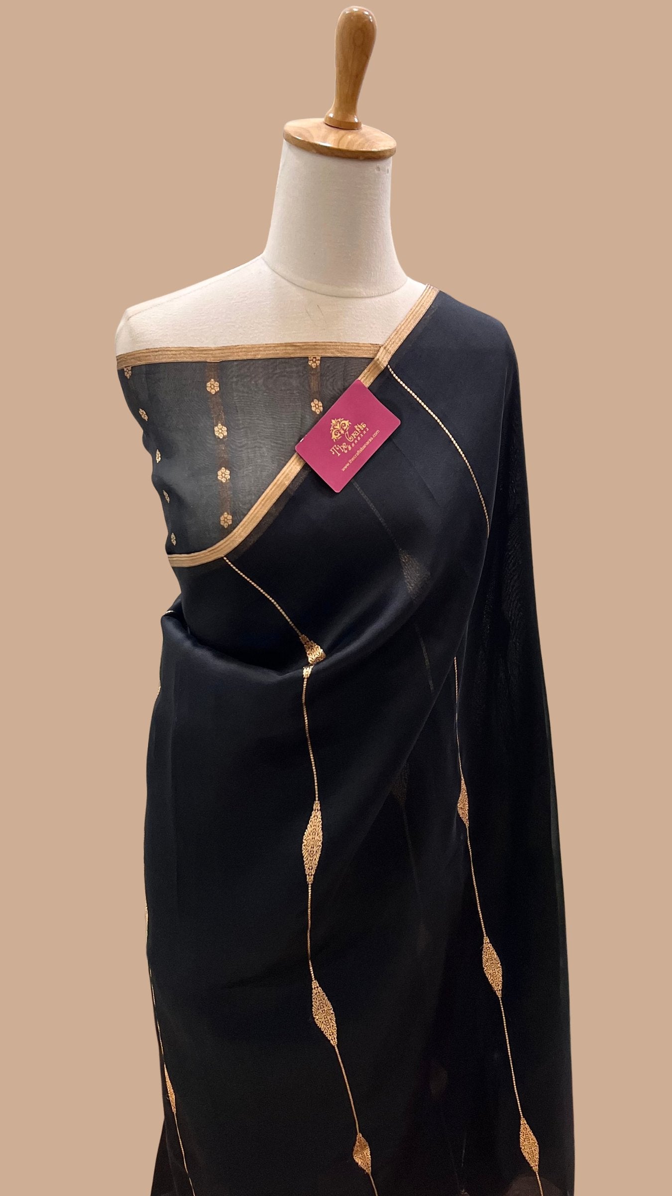 Pure Kora Silk Handloom Banarasi Saree - with kadhua motifs